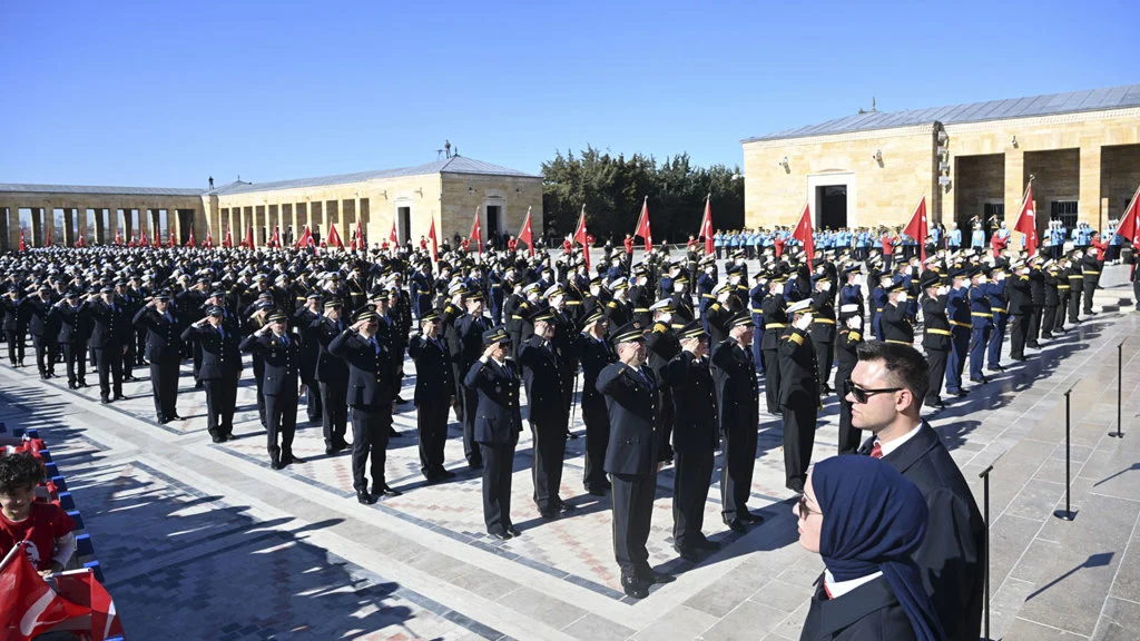 cumhuriyet-in-101-yili-devlet-erkani-anitkabir-e-cikti-2.webp