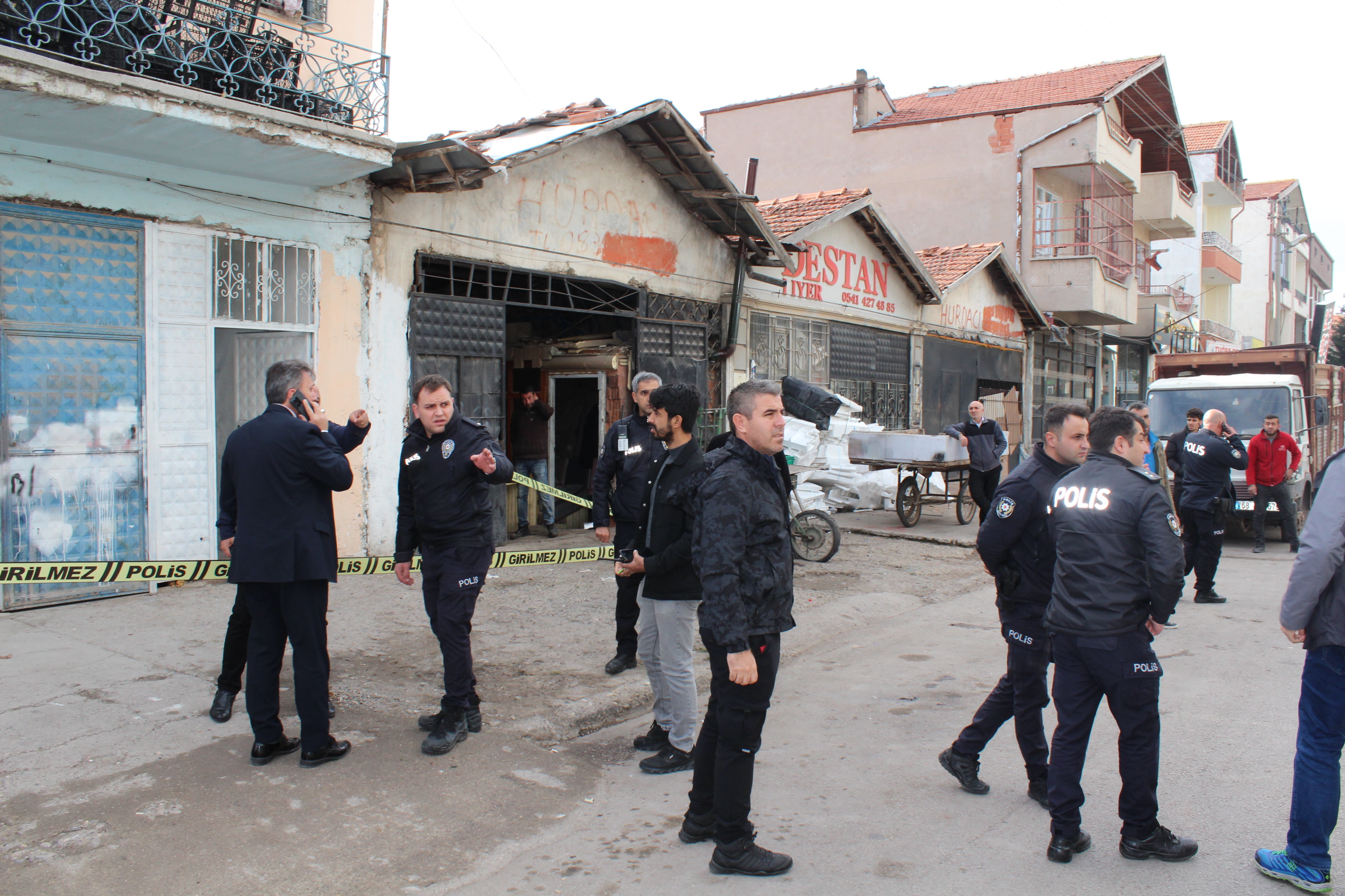basindan-tabanca-ile-vurularak-oldurulmu-431315-127280.jpg