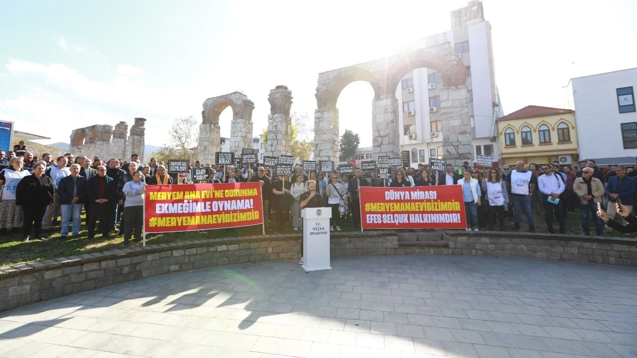 selcuk-belediyesi-emekcilerinden-meryem-ana-evi-otoparki-gelirlerinin-belediyeden-alinmasina-tepki-2.webp
