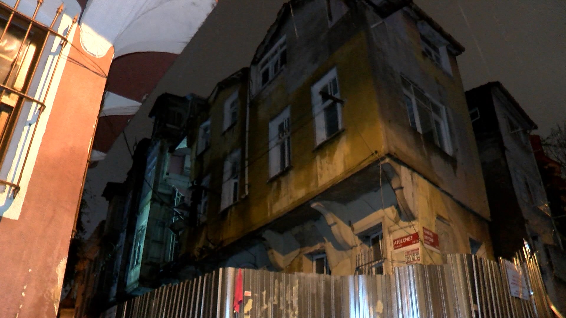 istanbul-fatihte-cokmenin-yasandigi-b-464202-137143.jpg