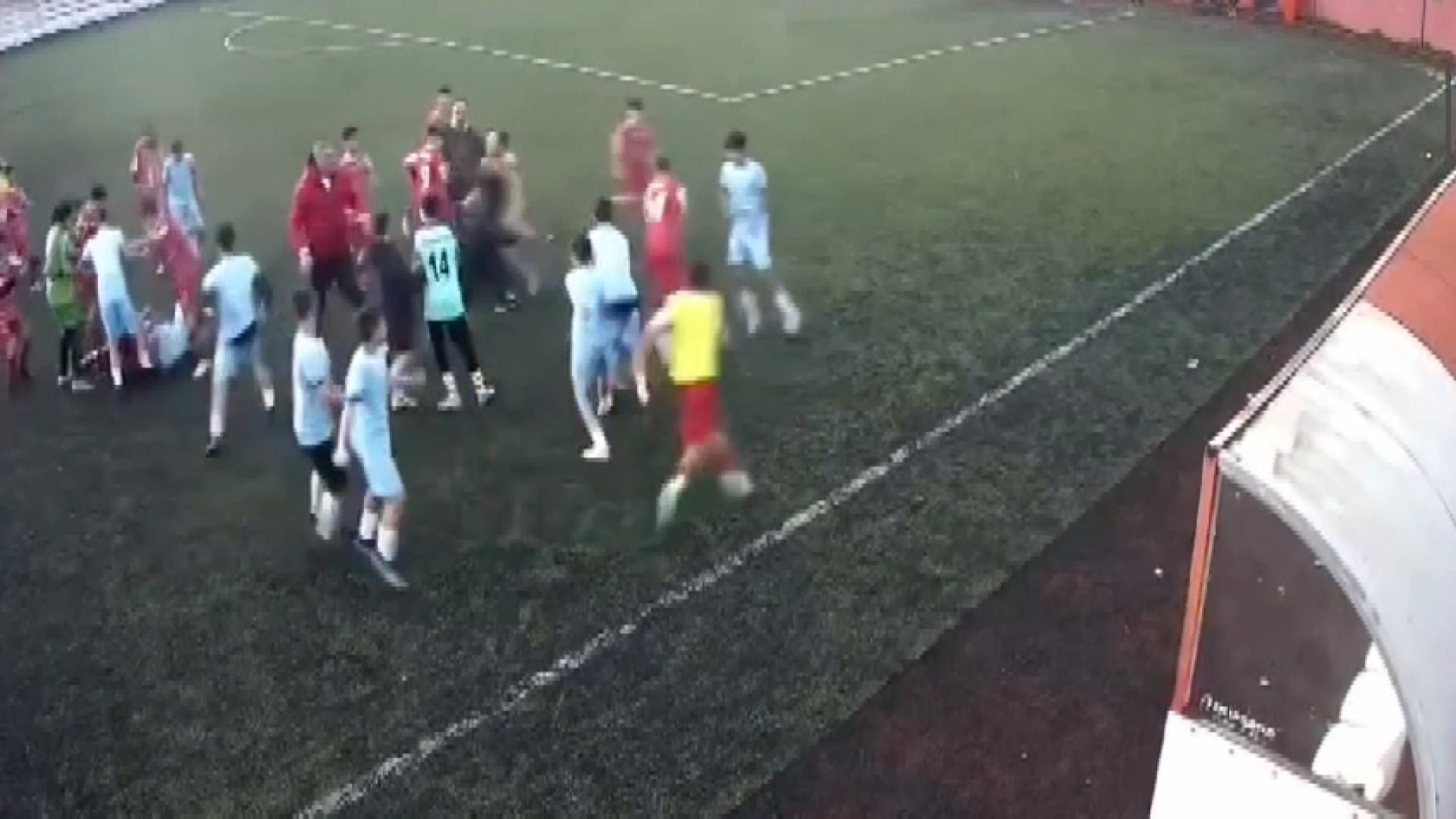 istanbul-sislide-u-14-macinda-futbolcu-464514-137230.jpg