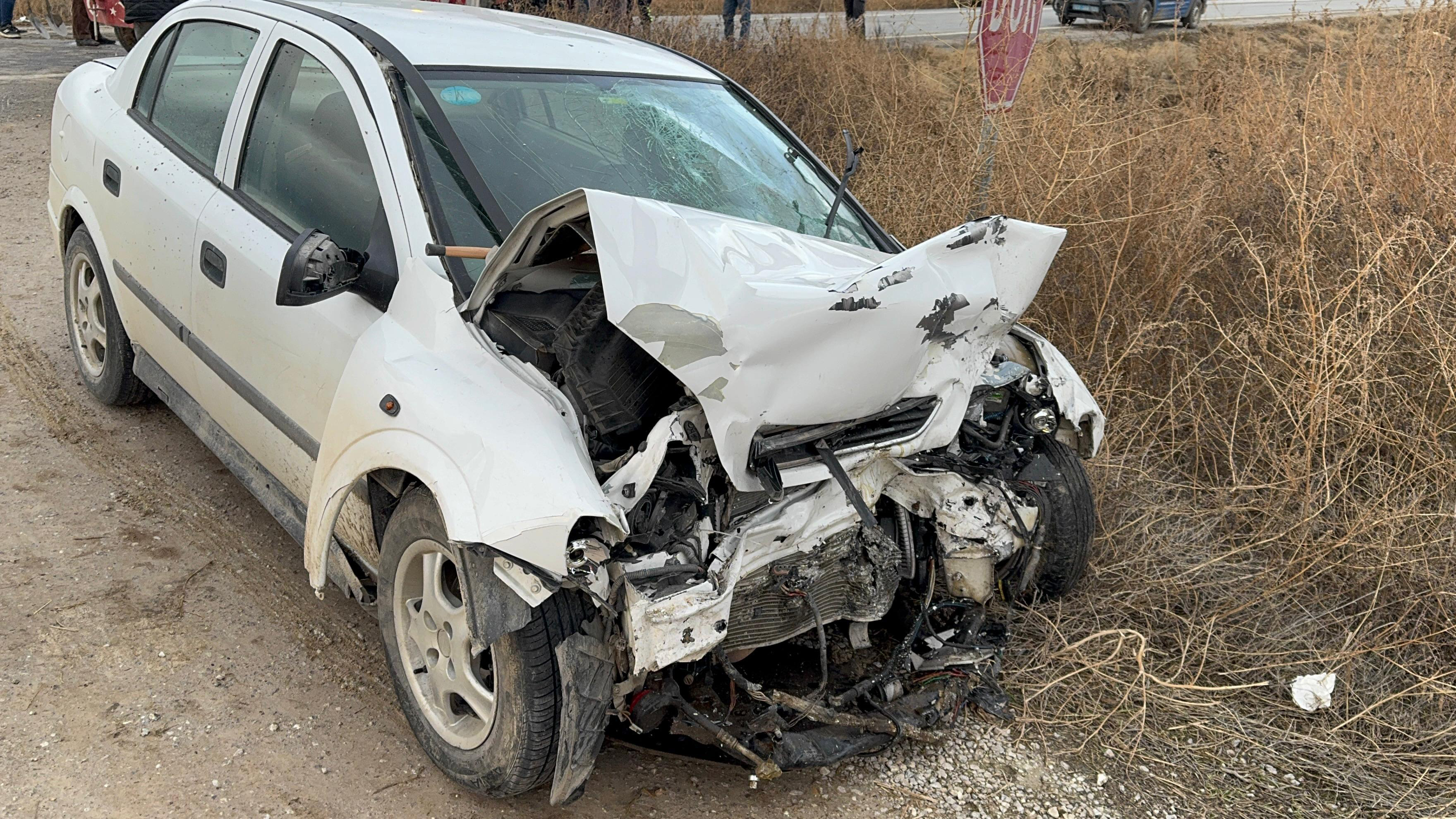 otomobiller-kafa-kafaya-carpisti-kari-485135-143508.jpg
