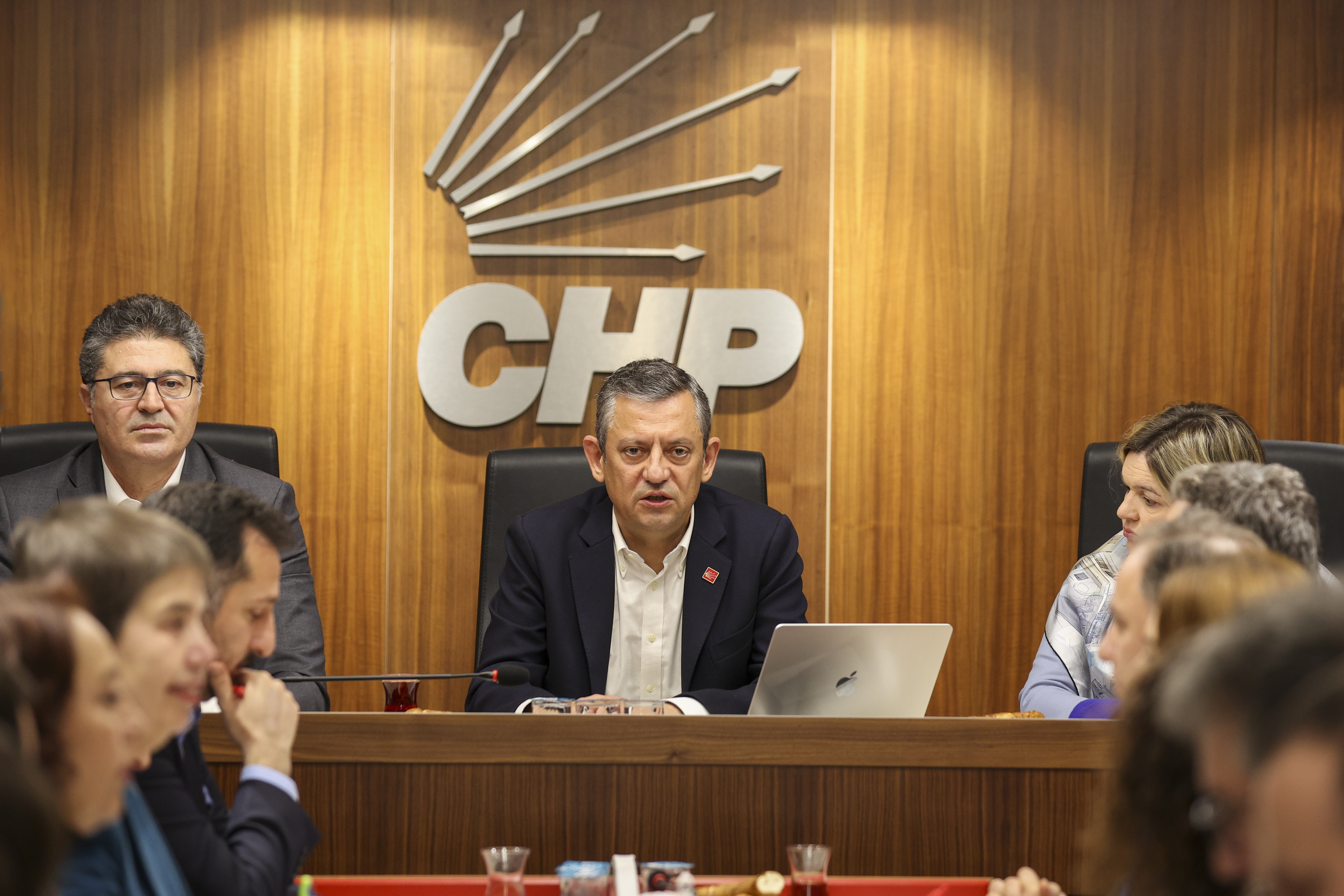 istanbul-chp-il-baskanliginda-parti-m-523449-154875.jpg