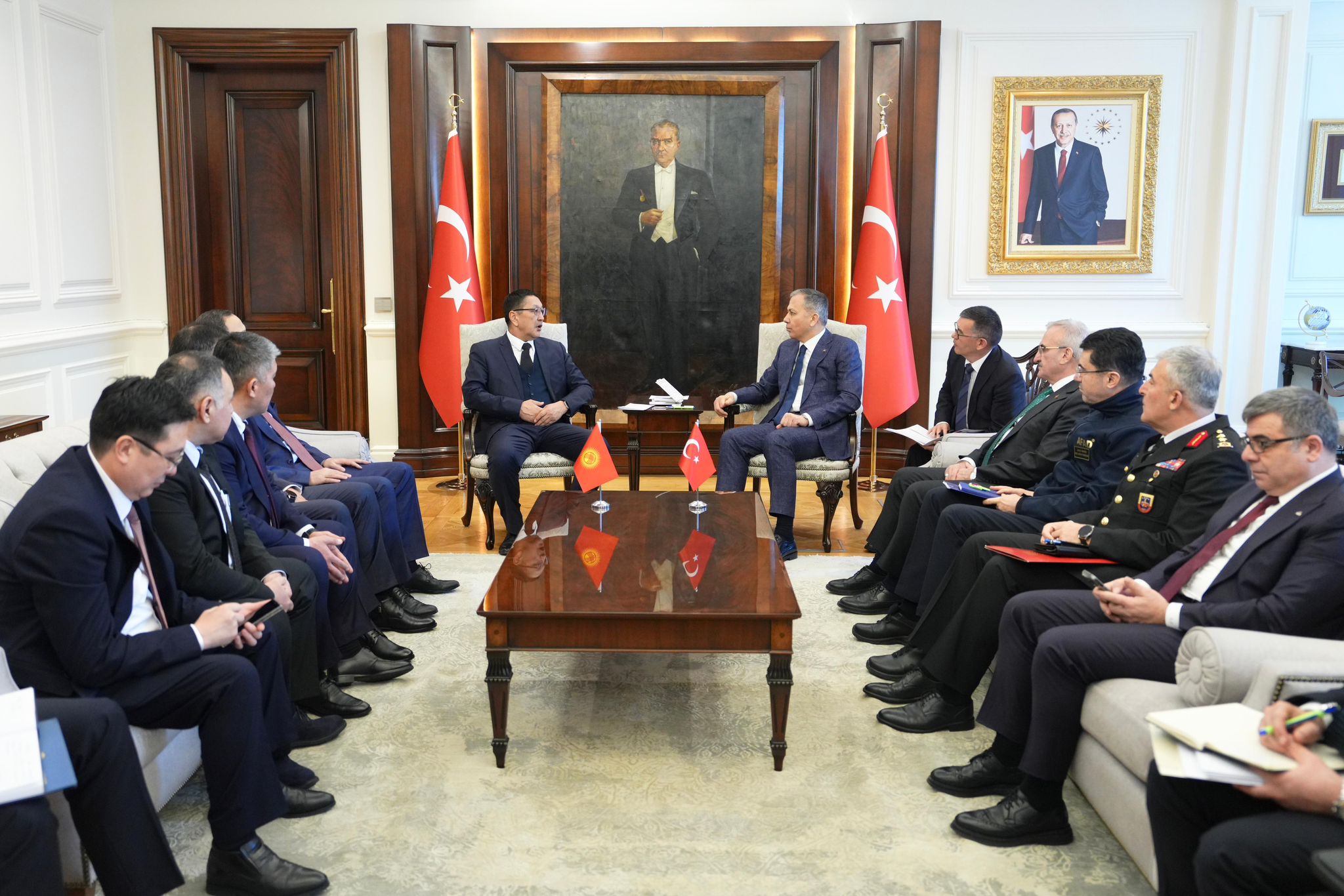 bakan-yerlikaya-kirgiz-cumhuriyeti-acil-536838-159021.jpg