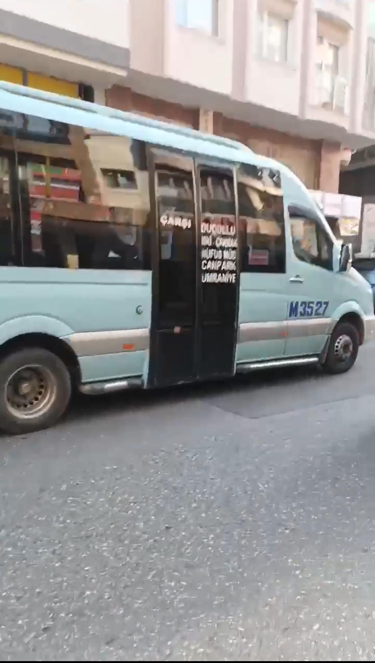 istanbul-umraniyede-iki-minibus-soforu-542863-160922.jpg