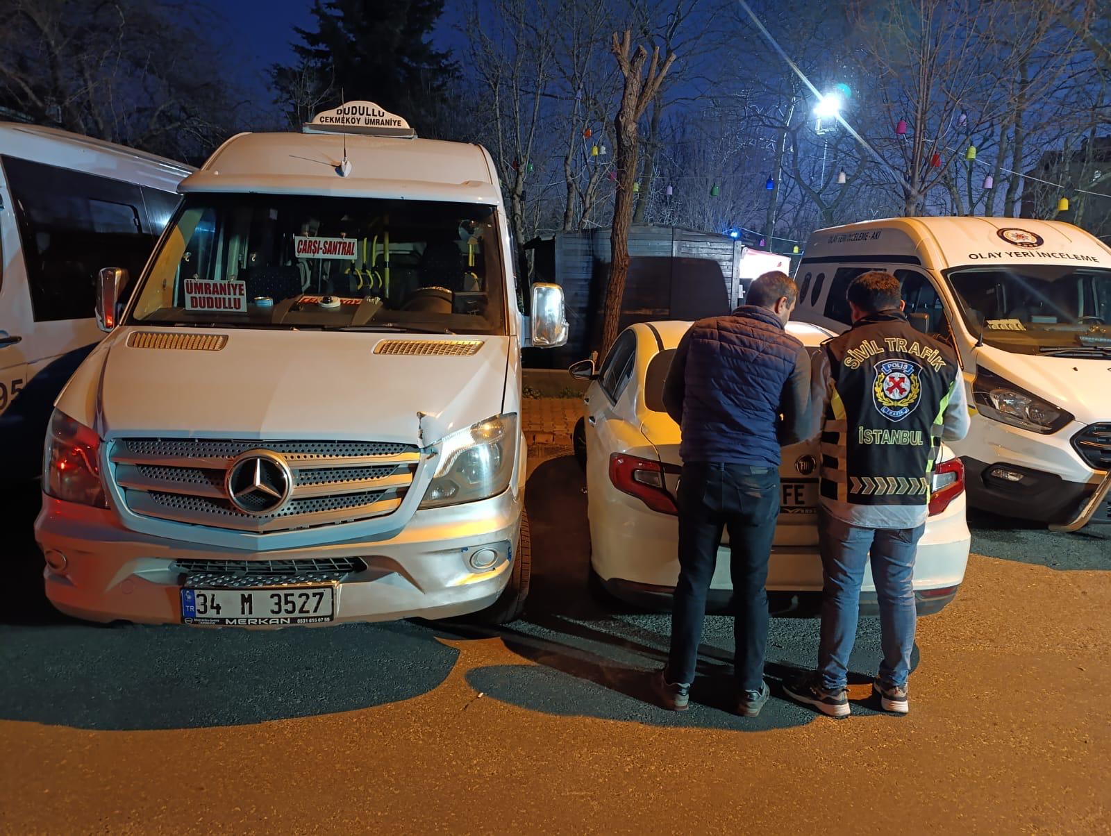 istanbul-umraniyede-iki-minibus-soforu-542865-160922.jpg