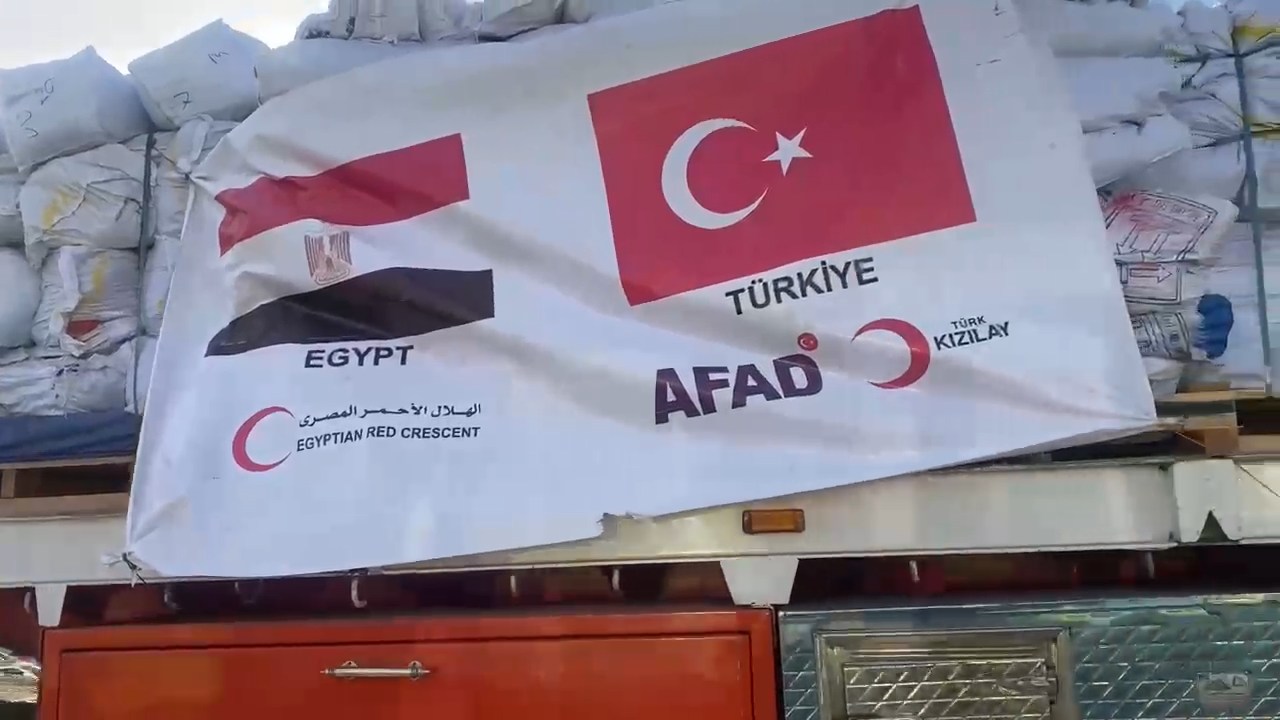 turkiyeden-gonderilen-yardim-malzemeler-543369-161086.jpg