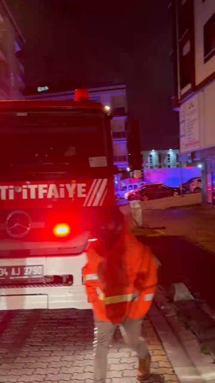 istanbul-kucukcekmecede-7-katli-bina-du-573302-169834.jpg