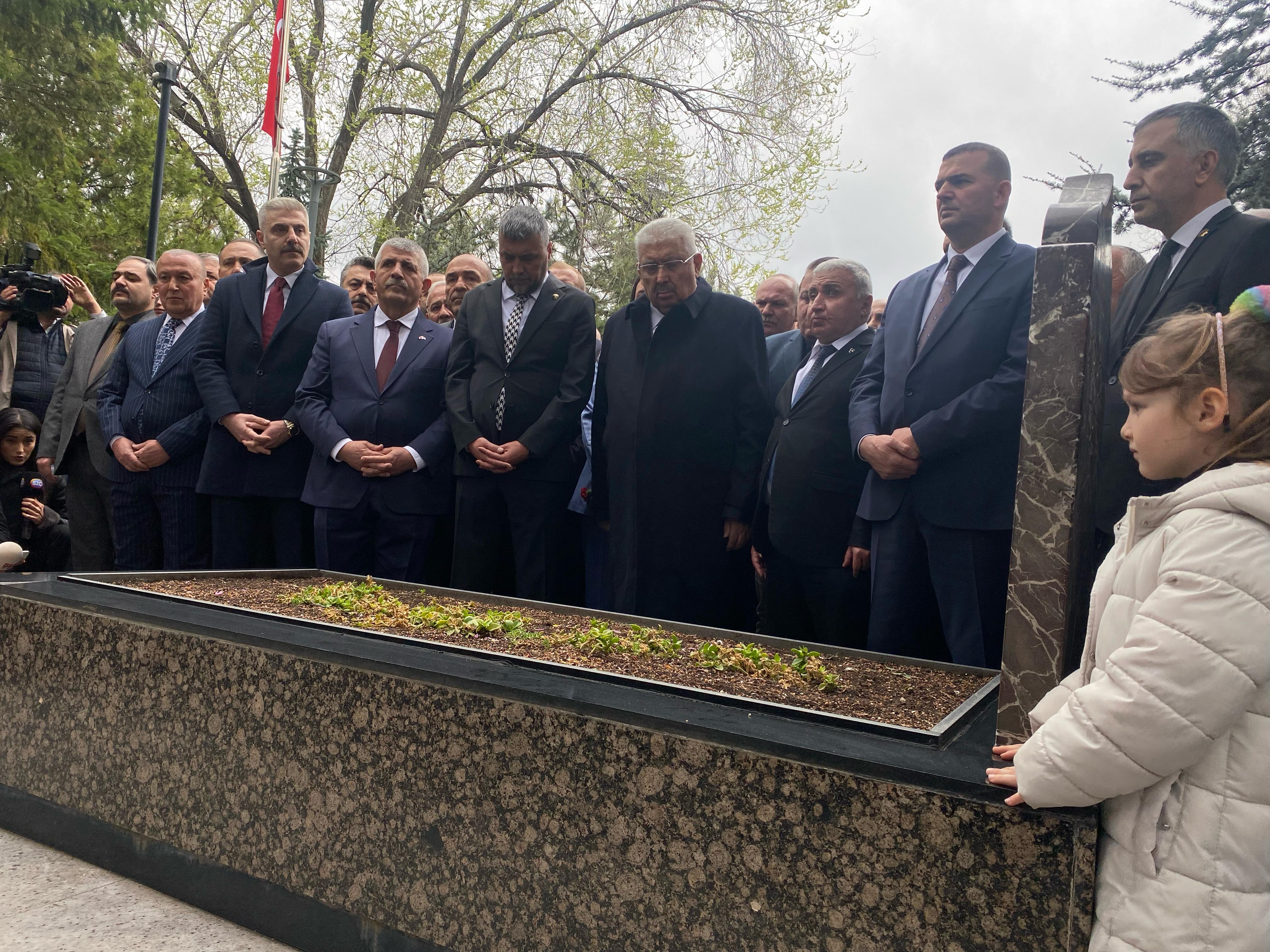 alparslan-turkes-vefatinin-28inci-yil-641955-190244.jpg