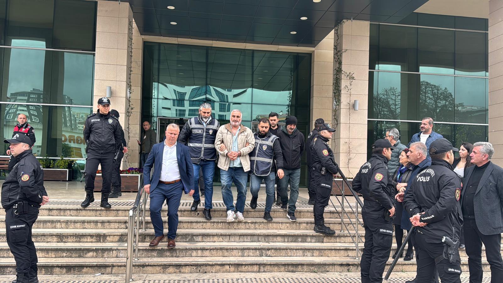 imza-standinda-chp-uyesini-bicaklayan-su-642530-190397.jpg