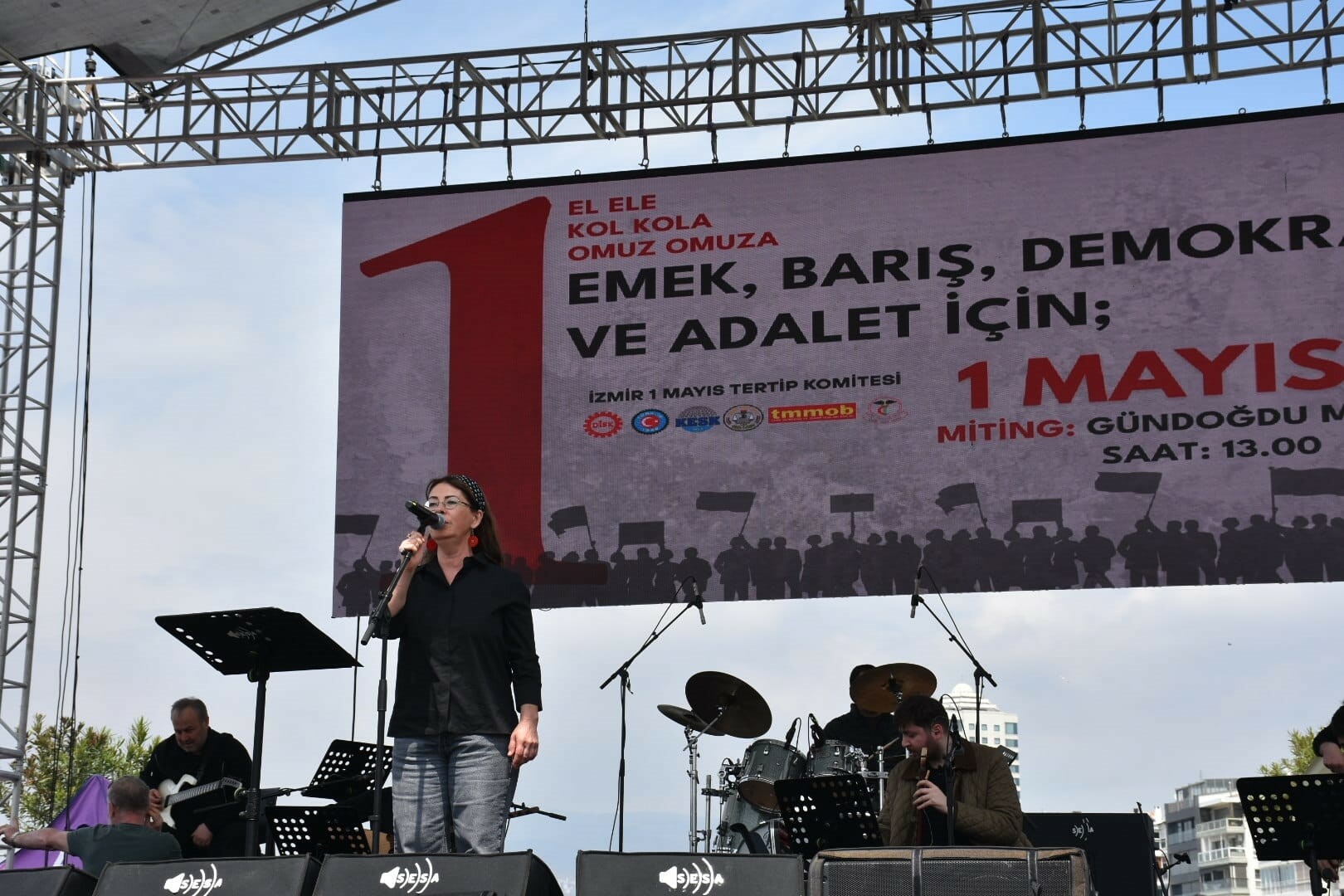 izmirde-1-mayis-kutlandi-688781-204084.jpg