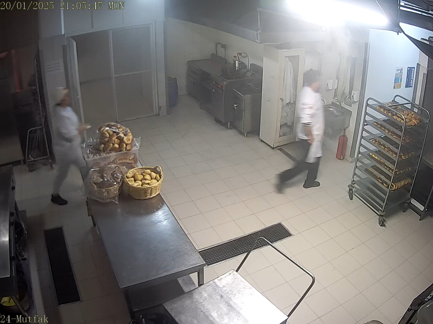 otel-faciasinda-yanginin-cikis-ani-kamer-688080-203885.jpg