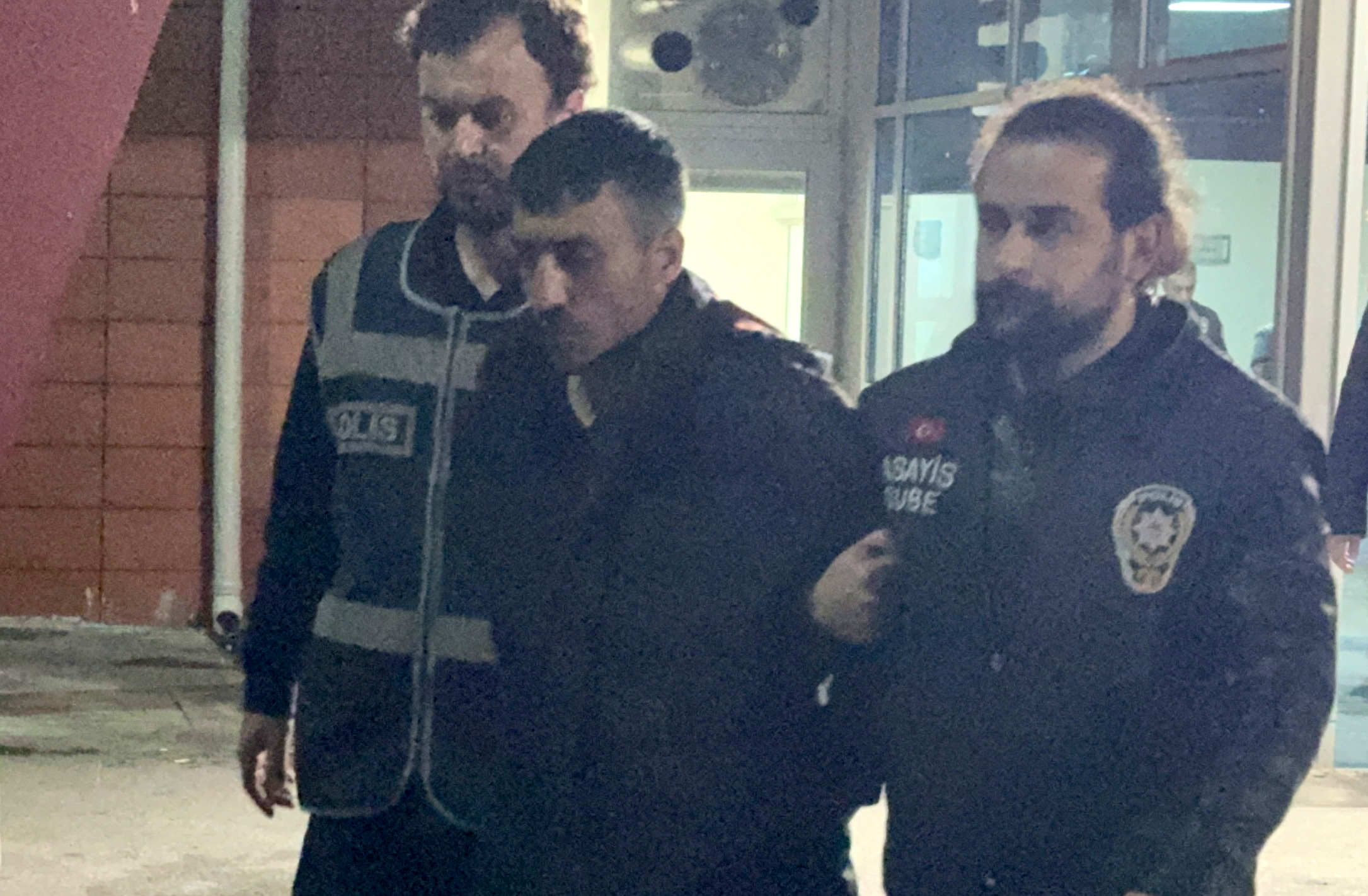 bogazlari-kesilerek-oldurulen-kardesleri-703557-208279.jpg