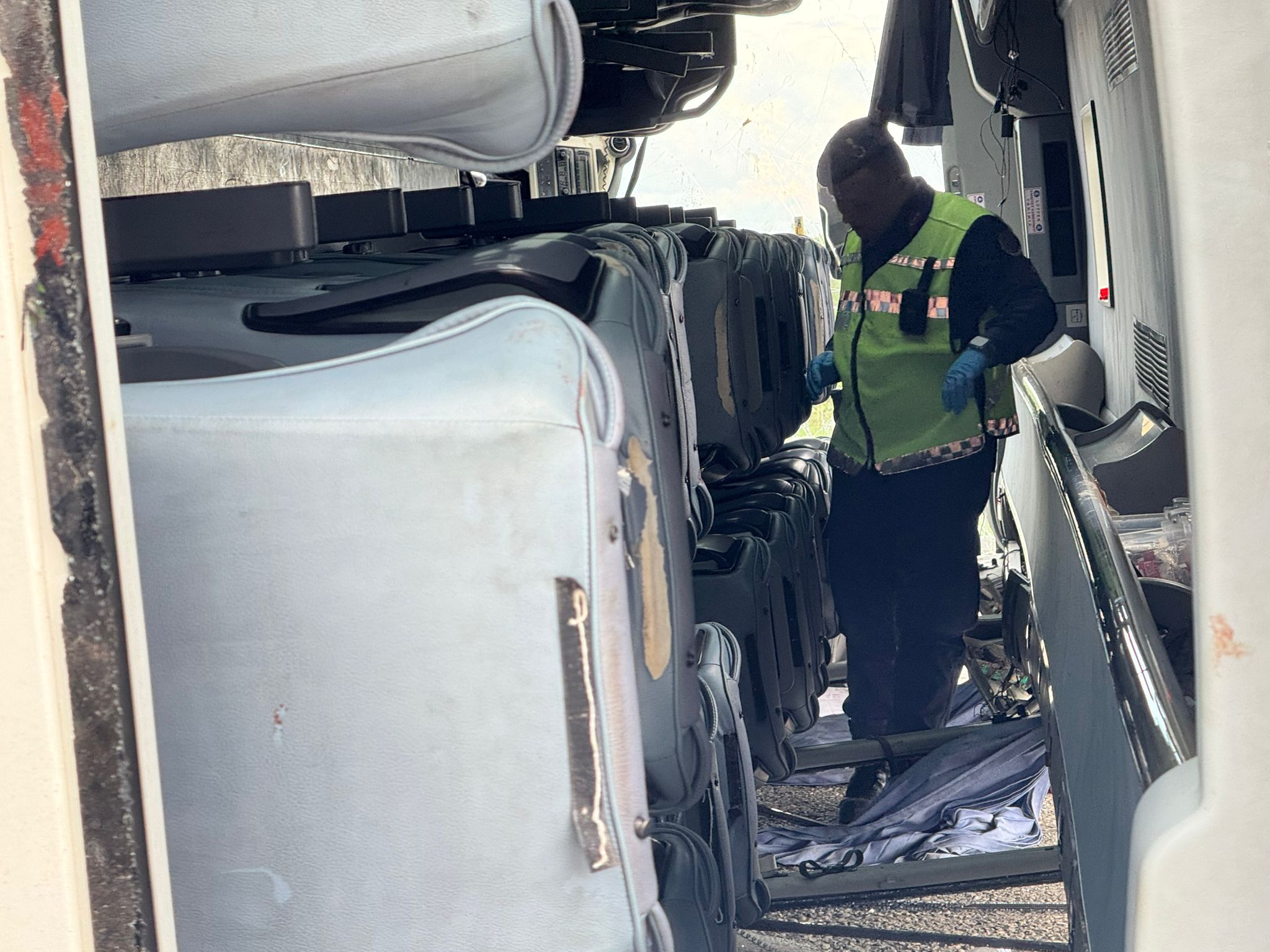 konyada-yolcu-otobusu-devrildi-14-yara-712298-210764.jpg