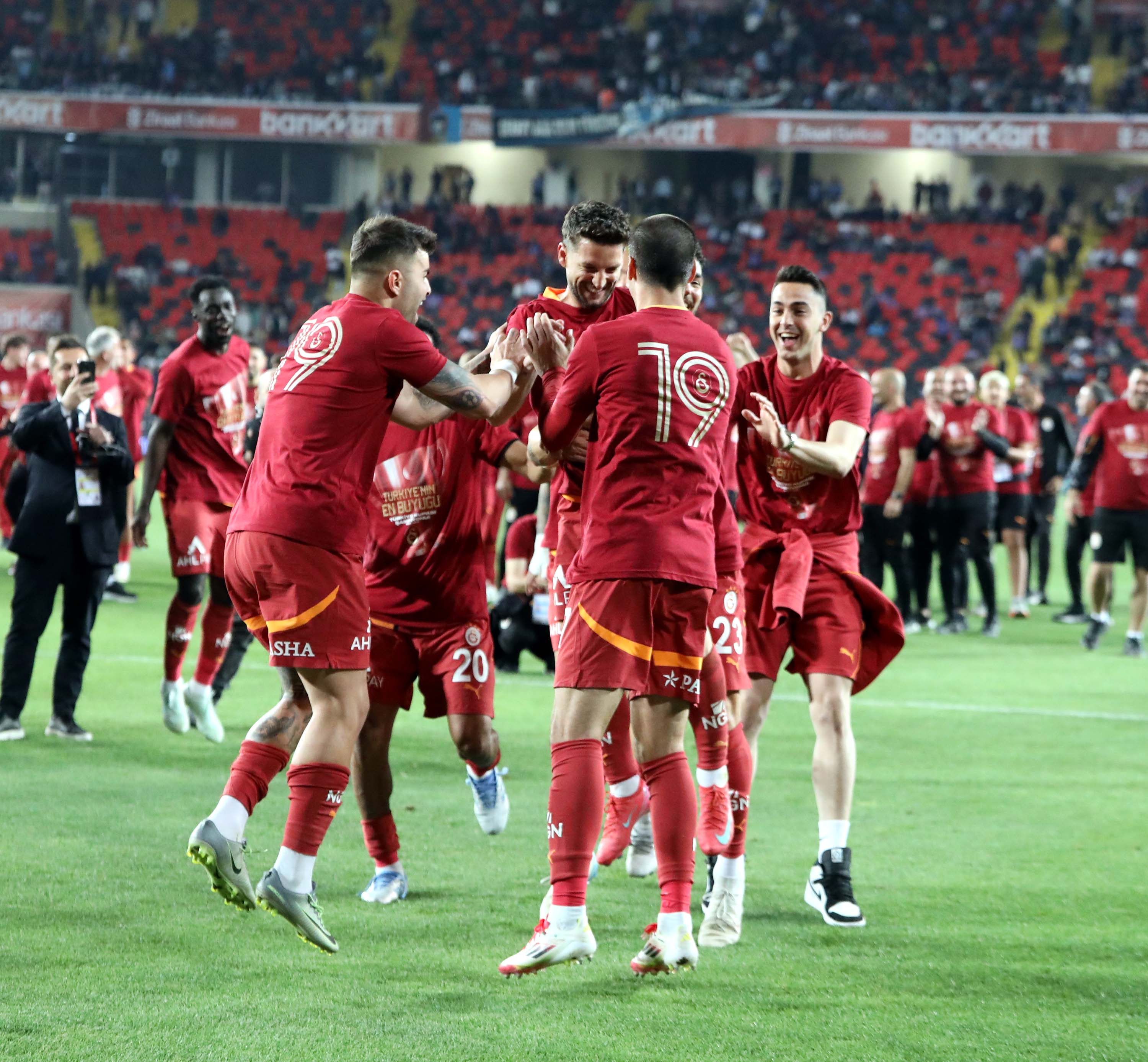 galatasaray-ziraat-turkiye-kupasinin-1-712802-210900.jpg