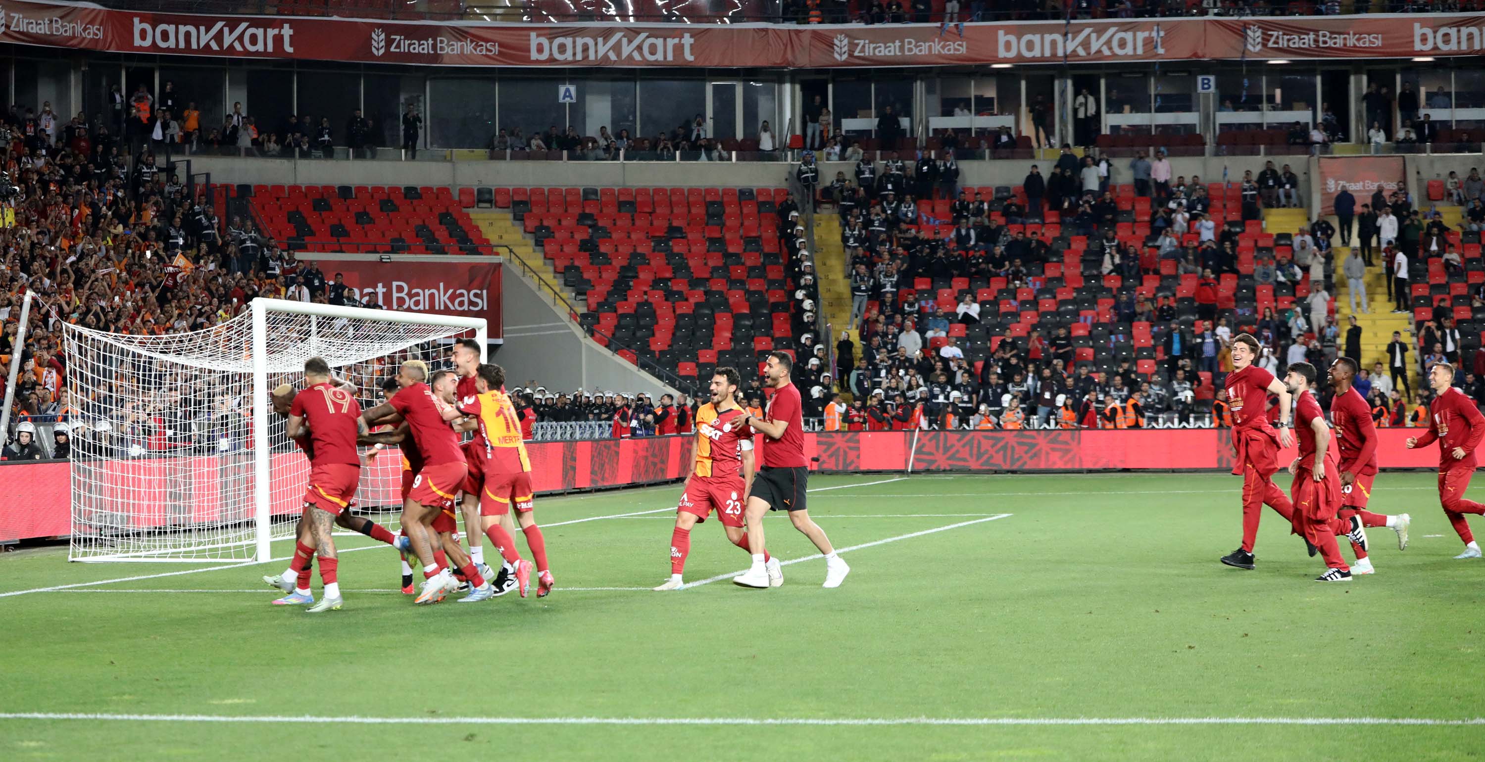 galatasaray-ziraat-turkiye-kupasinin-1-712809-210900.jpg