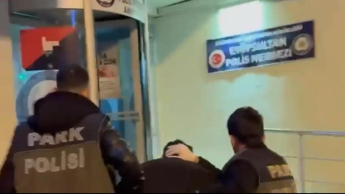 istanbul-metrobus-duraginda-uyusturucu-715804-211757.jpg