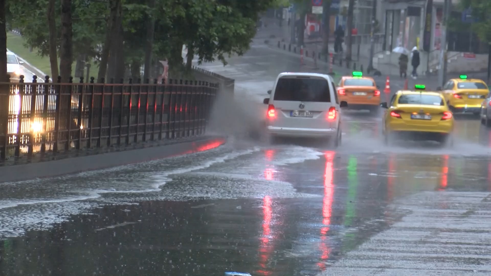 istanbul-istanbulda-yagmur-etkili-oluy-717039-212101.jpg