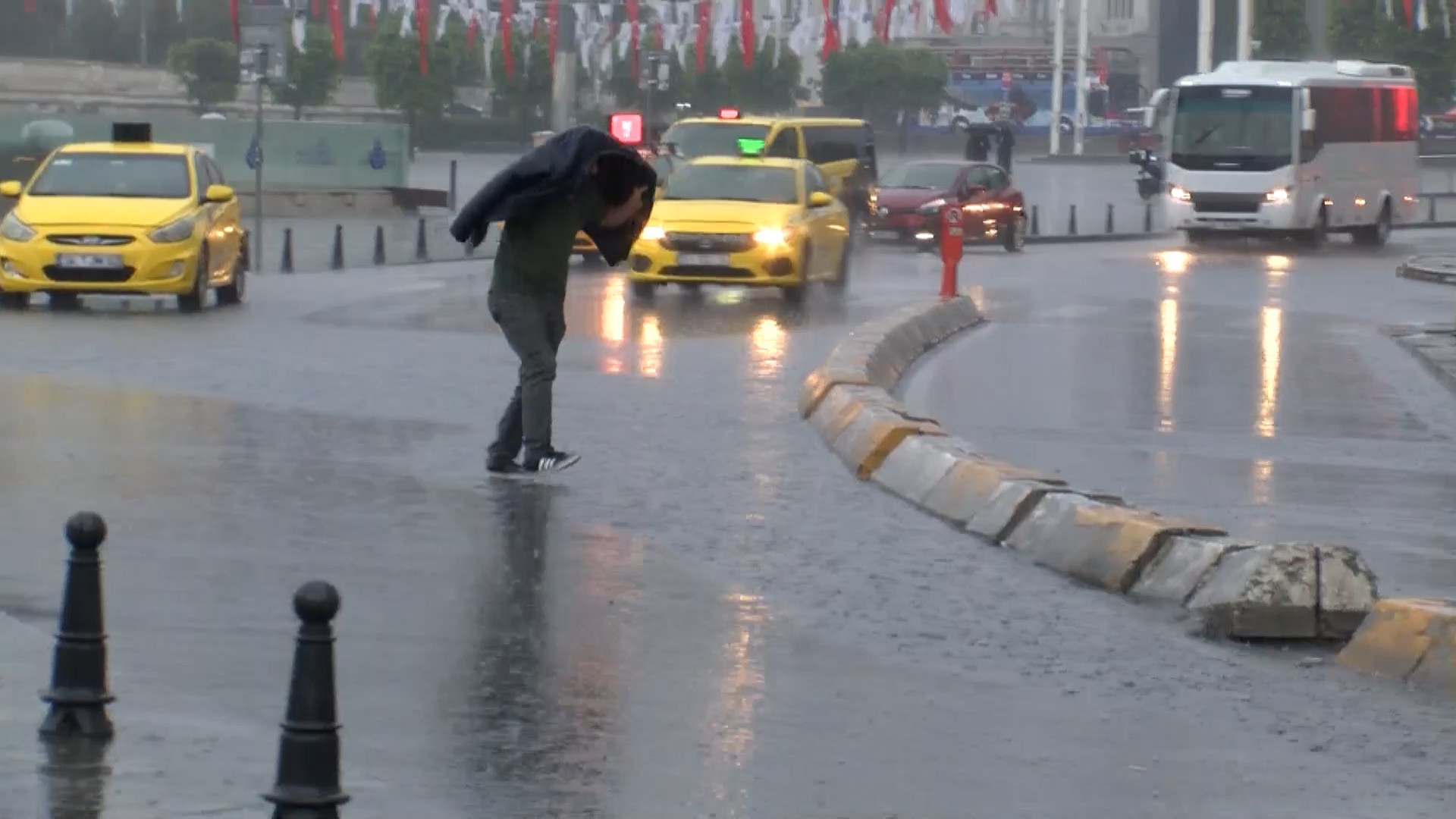 istanbul-istanbulda-yagmur-etkili-oluy-717044-212101.jpg