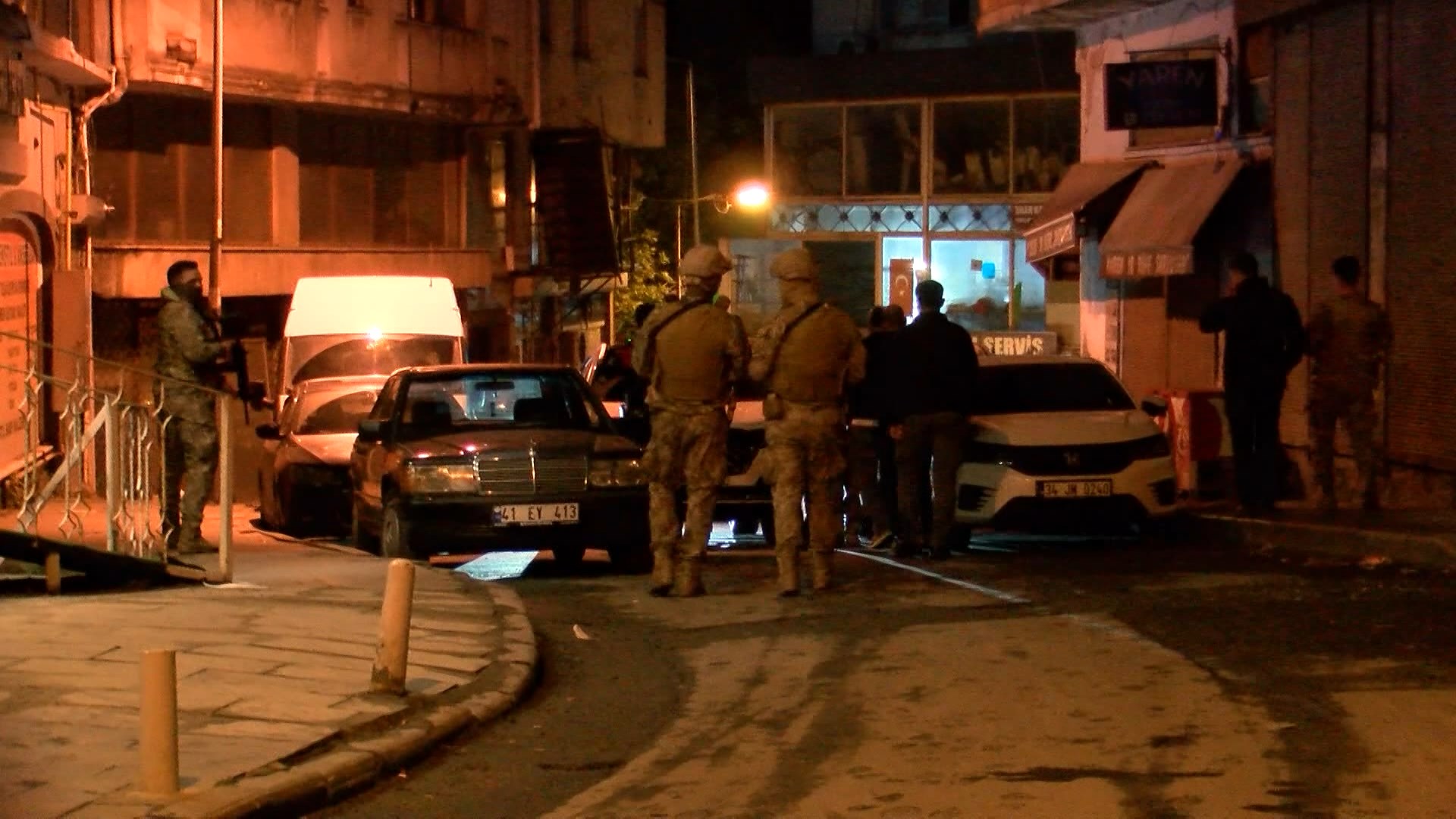 istanbul-kagithanede-eglence-mekanina-734458-216918-001.jpg
