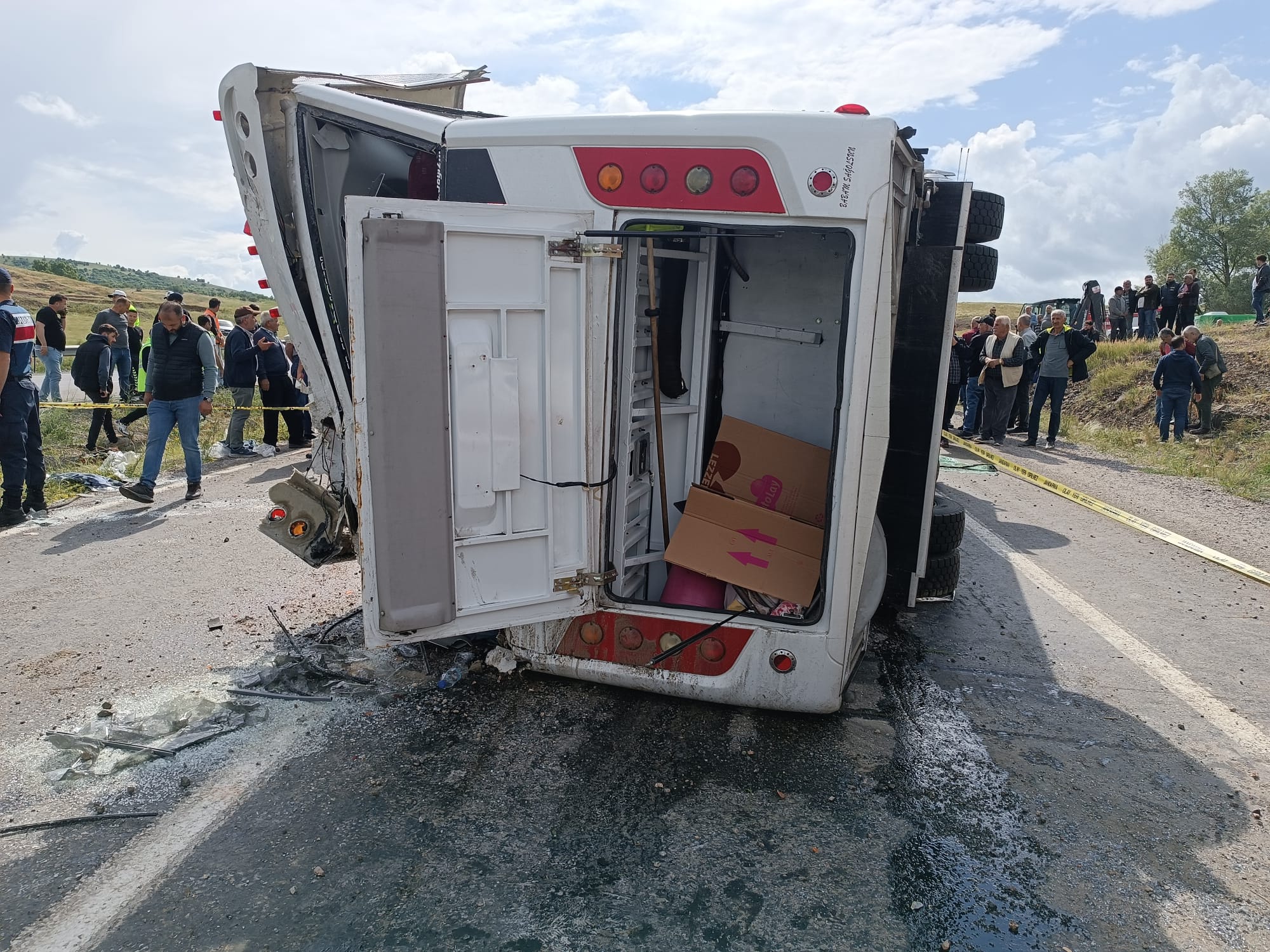 cenazeden-donenleri-tasiyan-midibus-yan-746750-220432-001.jpg