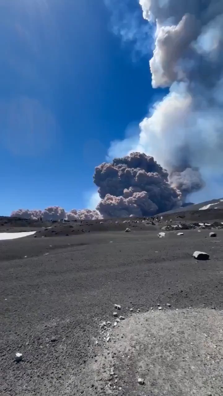 etna-yanardagi-kul-ve-lav-puskurttu-746246-220282.jpg