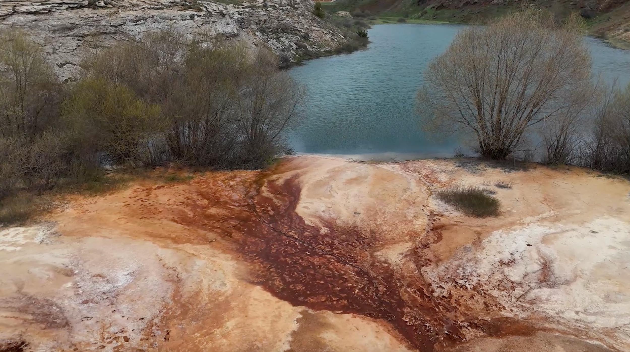 erzincan-kizil-travertenlerden-olusan-o-757978-223685.jpg