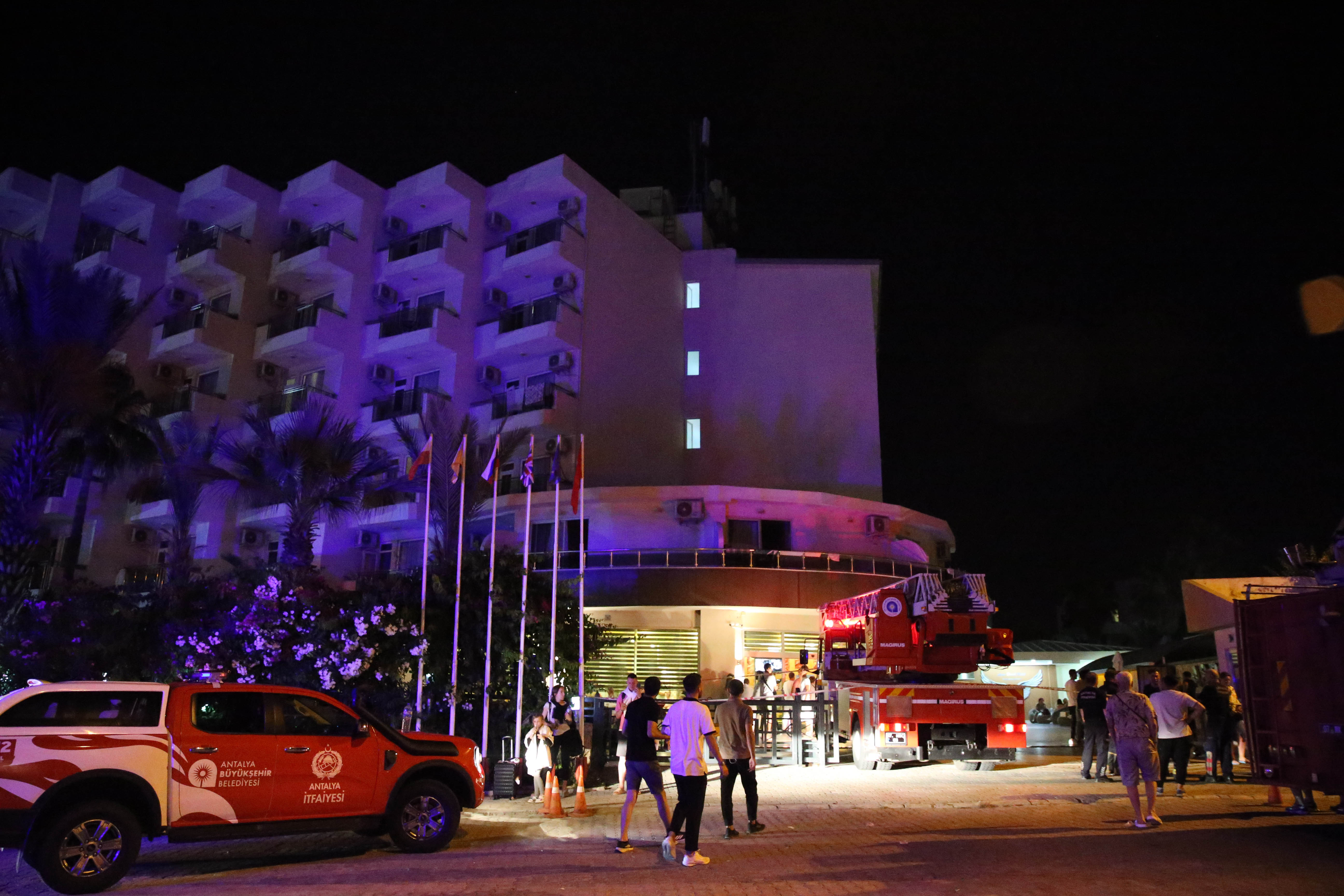otelin-bodrum-katinda-cikan-yanginda-yuz-761063-224607.jpg