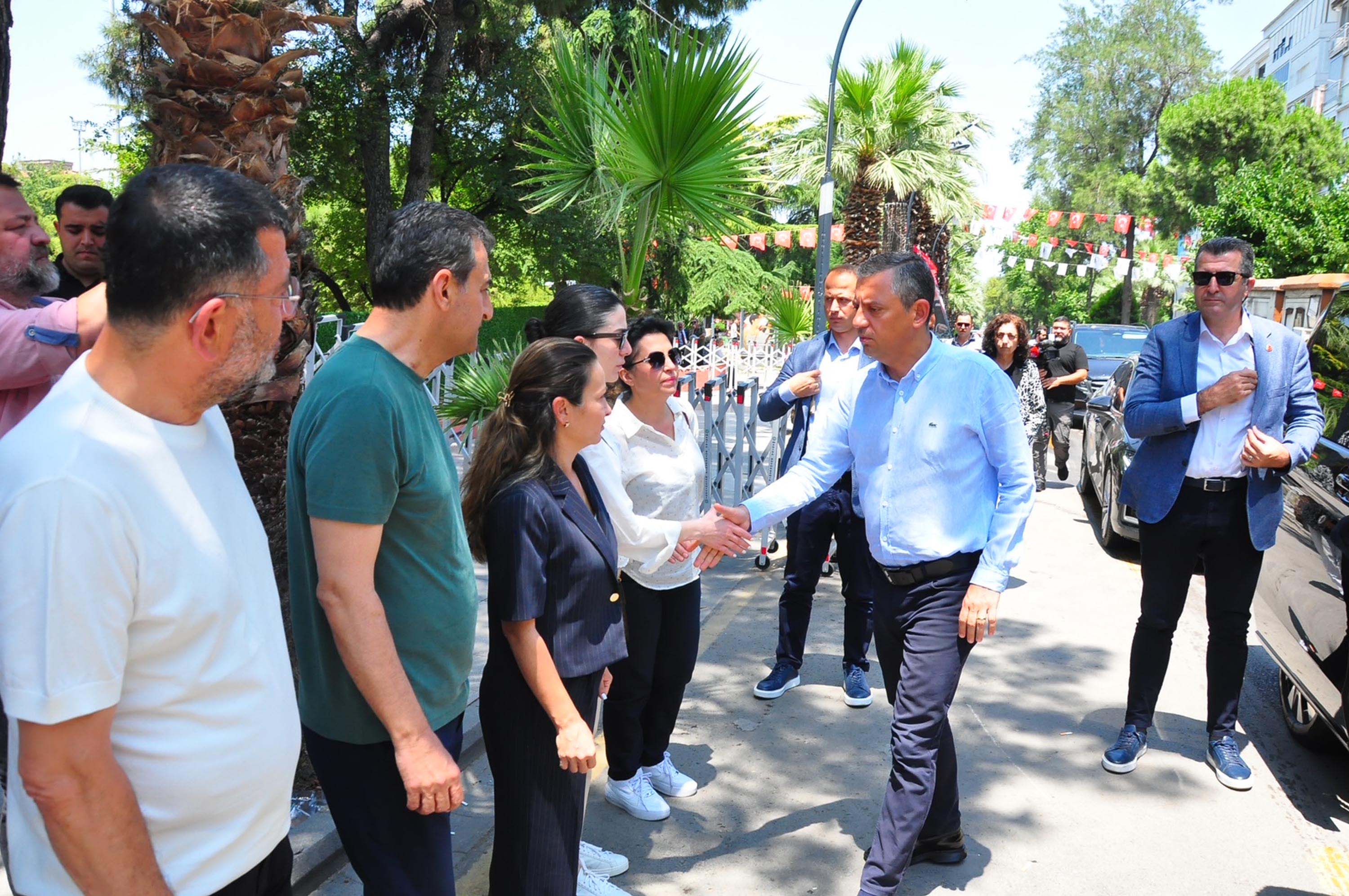 ozgur-ozel-ortak-vicdan-siyasete-yol-go-761977-224874.jpg