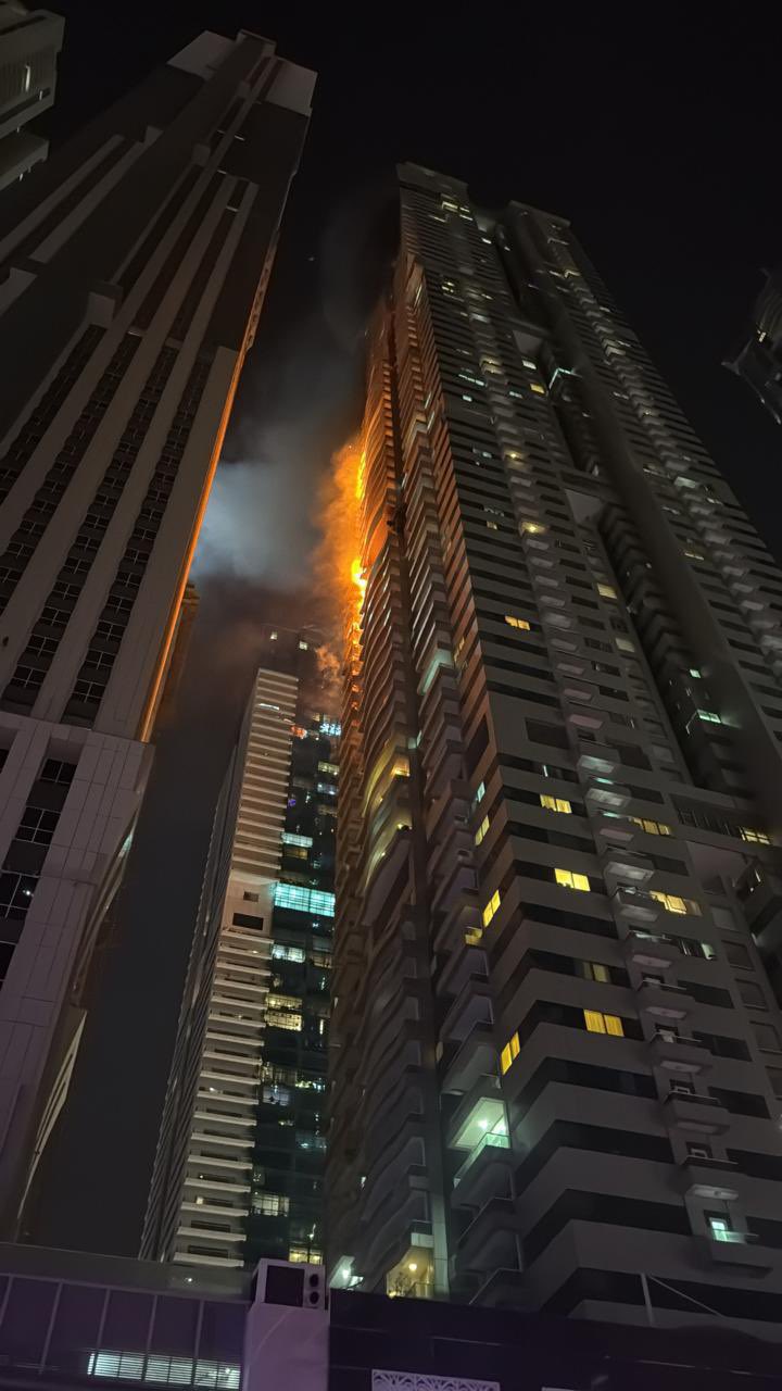 dubaide-67-katli-gokdelende-yangin-cikt-765363-225908.jpg