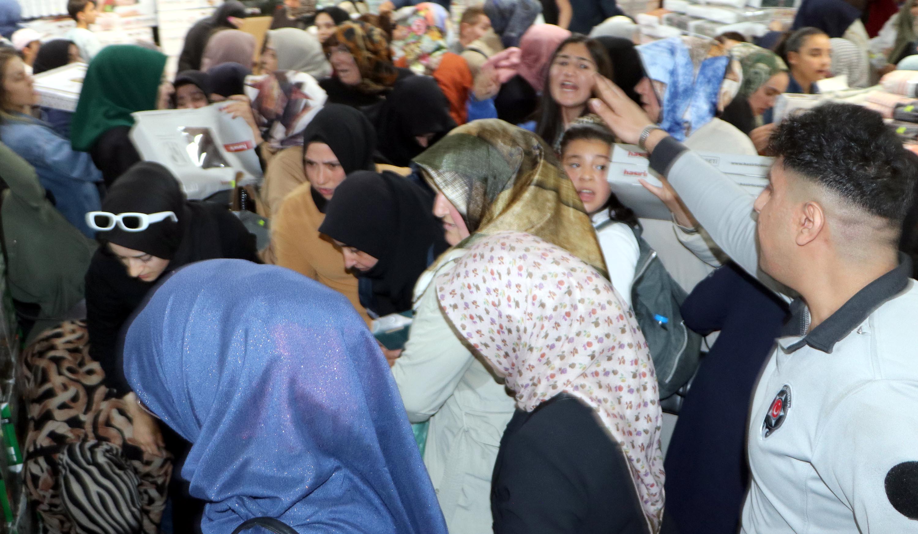 avmde-indirim-izdihami-766038-226140.jpg