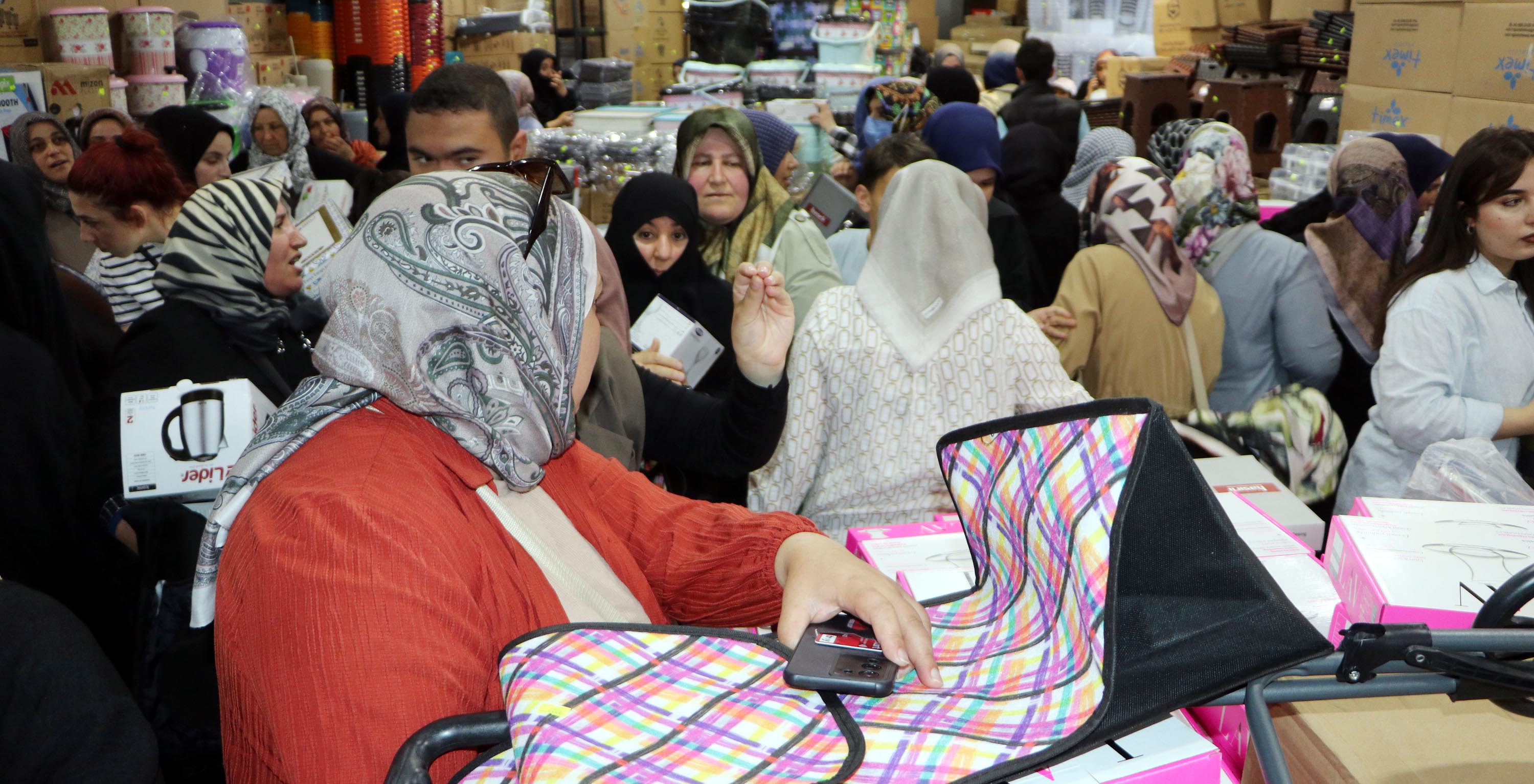 avmde-indirim-izdihami-766041-226140.jpg