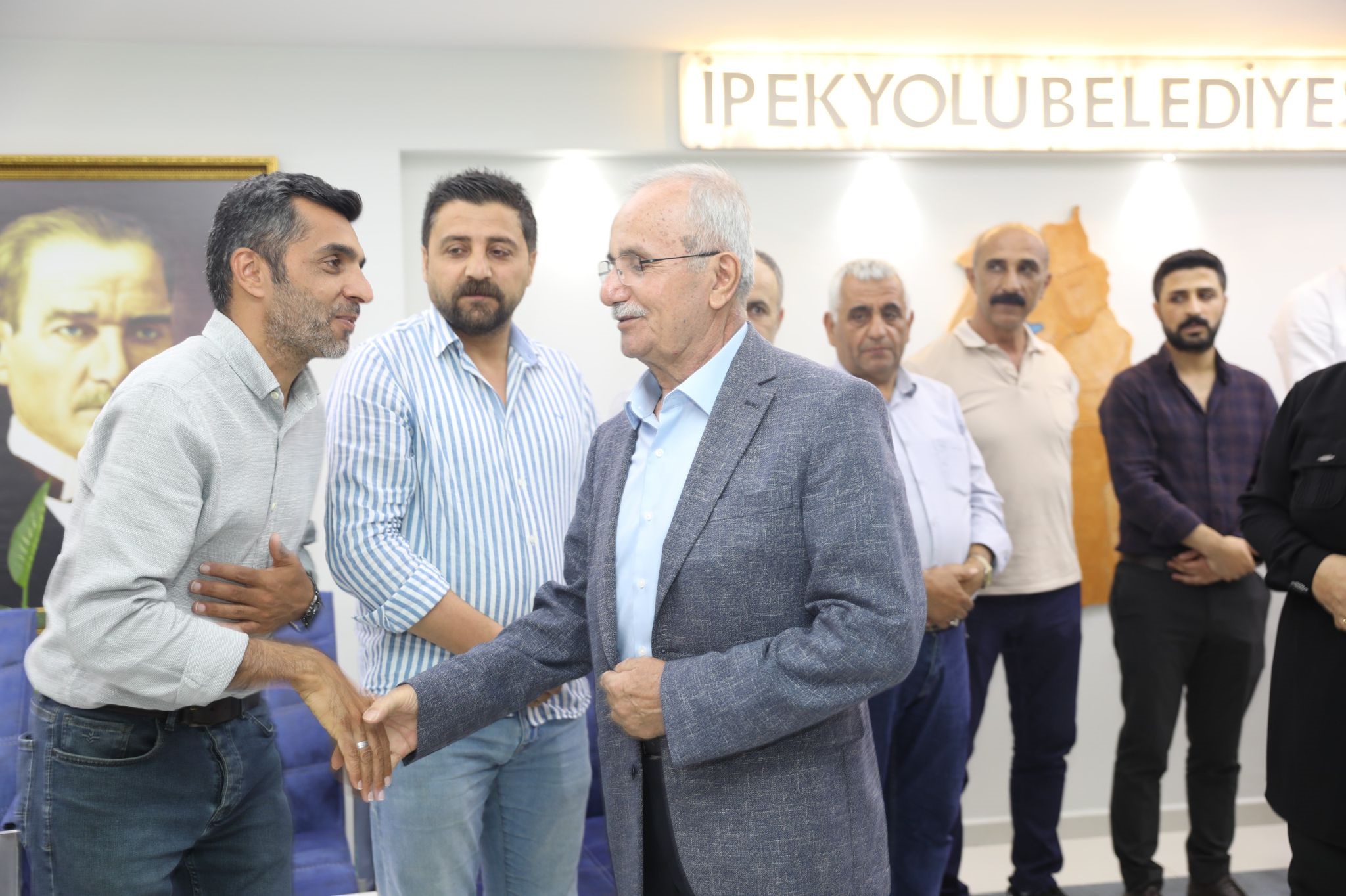 dem-partili-belediye-baskani-gorevinden-771129-227782.jpg