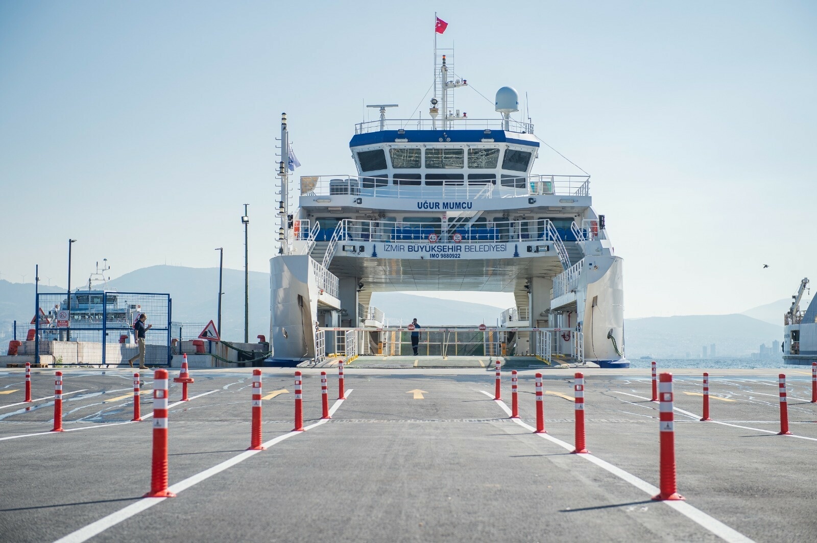 izmirde-feribota-zam-yapildi-772768-228358.jpg