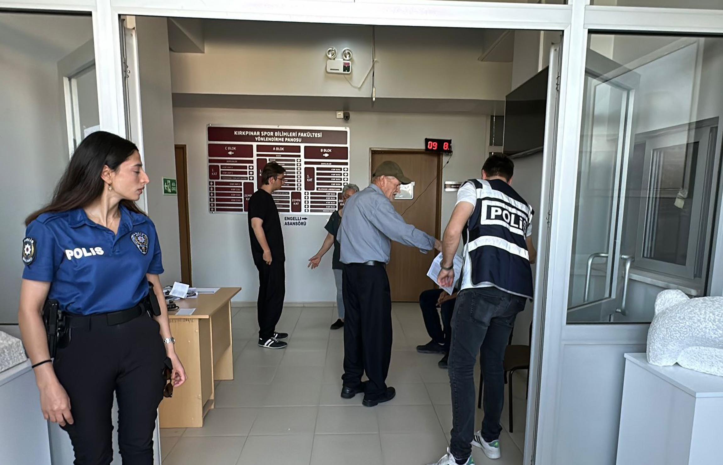 81-yasindaki-aday-8inci-kez-yksye-gir-776726-229567.jpg