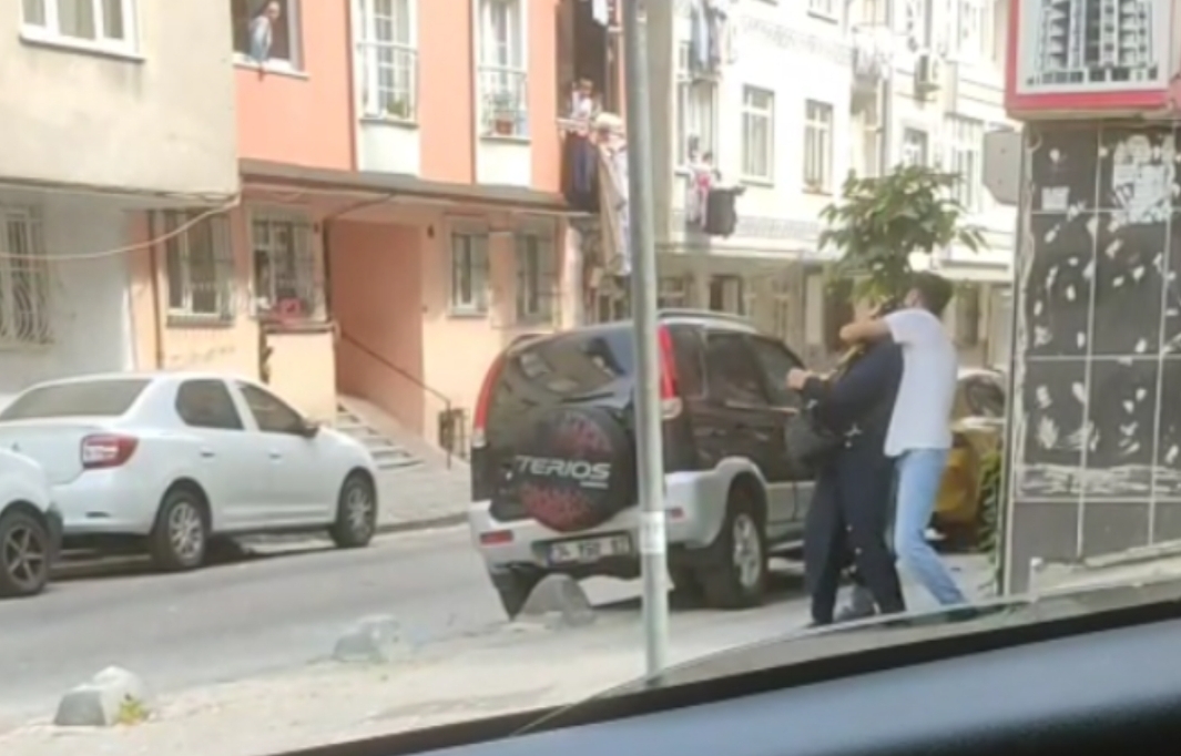 istanbul-sultangazide-sokak-ortasinda-777117-229665.jpg
