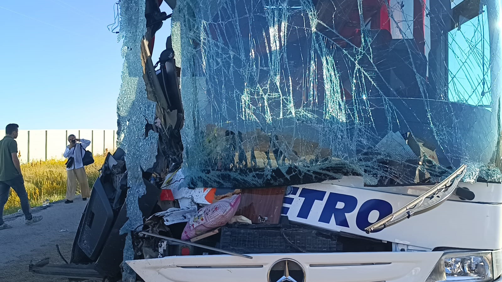 afyonkarahisarda-yolcu-otobusu-tira-ca-780971-230931.jpg