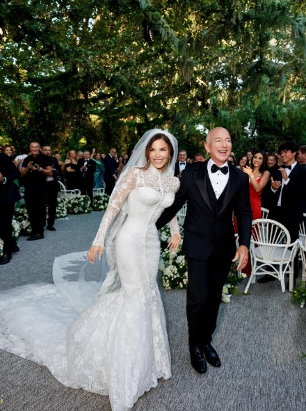 jeff-bezos-ve-lauren-sanchez-venedikte-789201-233410.jpg