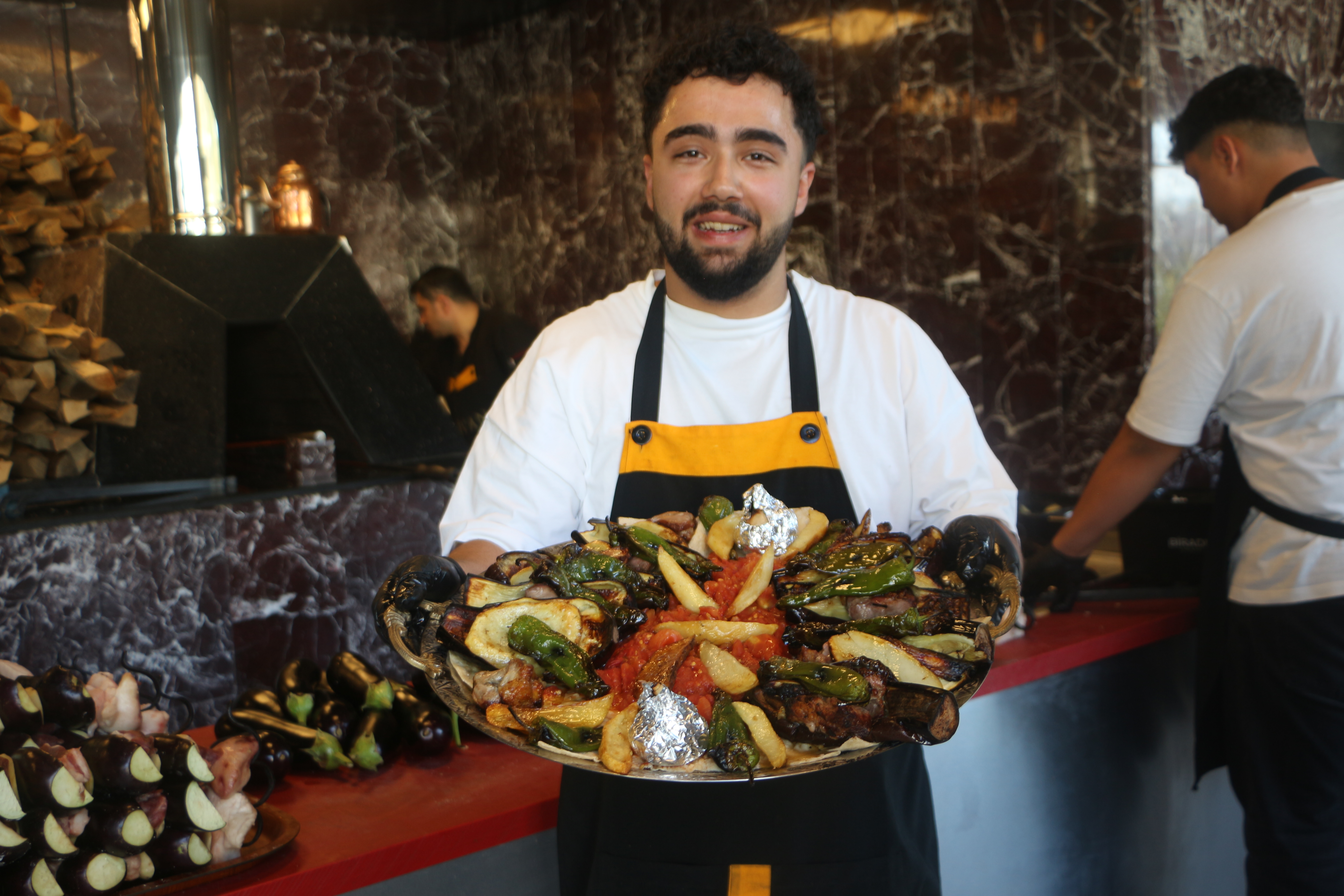 tokat-kebabi-icin-bin-kilometre-yol-geli-787822-233109.jpg