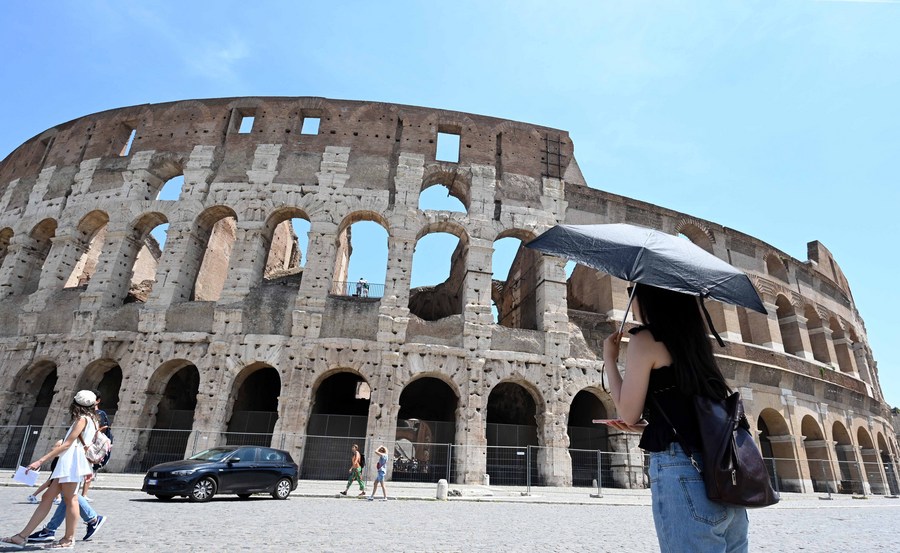 italyada-asiri-sicak-nedeniyle-2-kisi-h-795040-235235.jpg