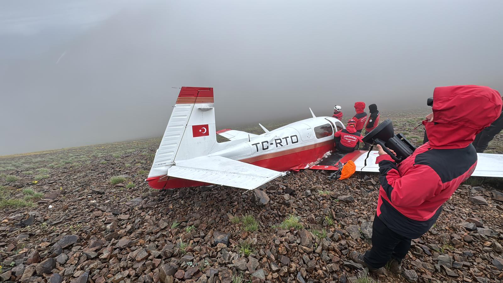 dunya-turuna-cikan-pilotun-tek-motorlu-u-796556-235742.jpg