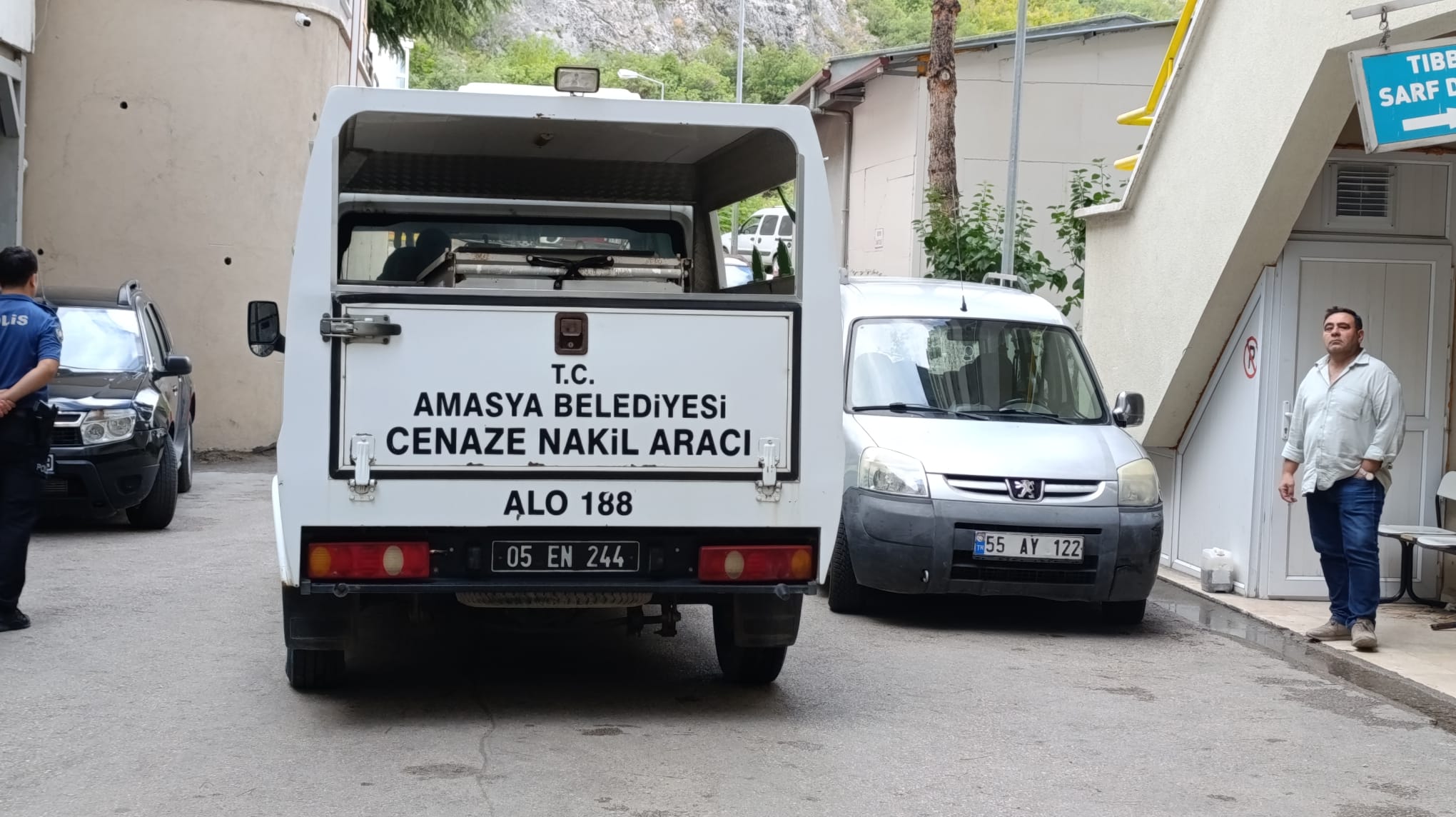 cezaevinden-ciktiktan-2-gun-sonra-esini-798313-236302.jpg