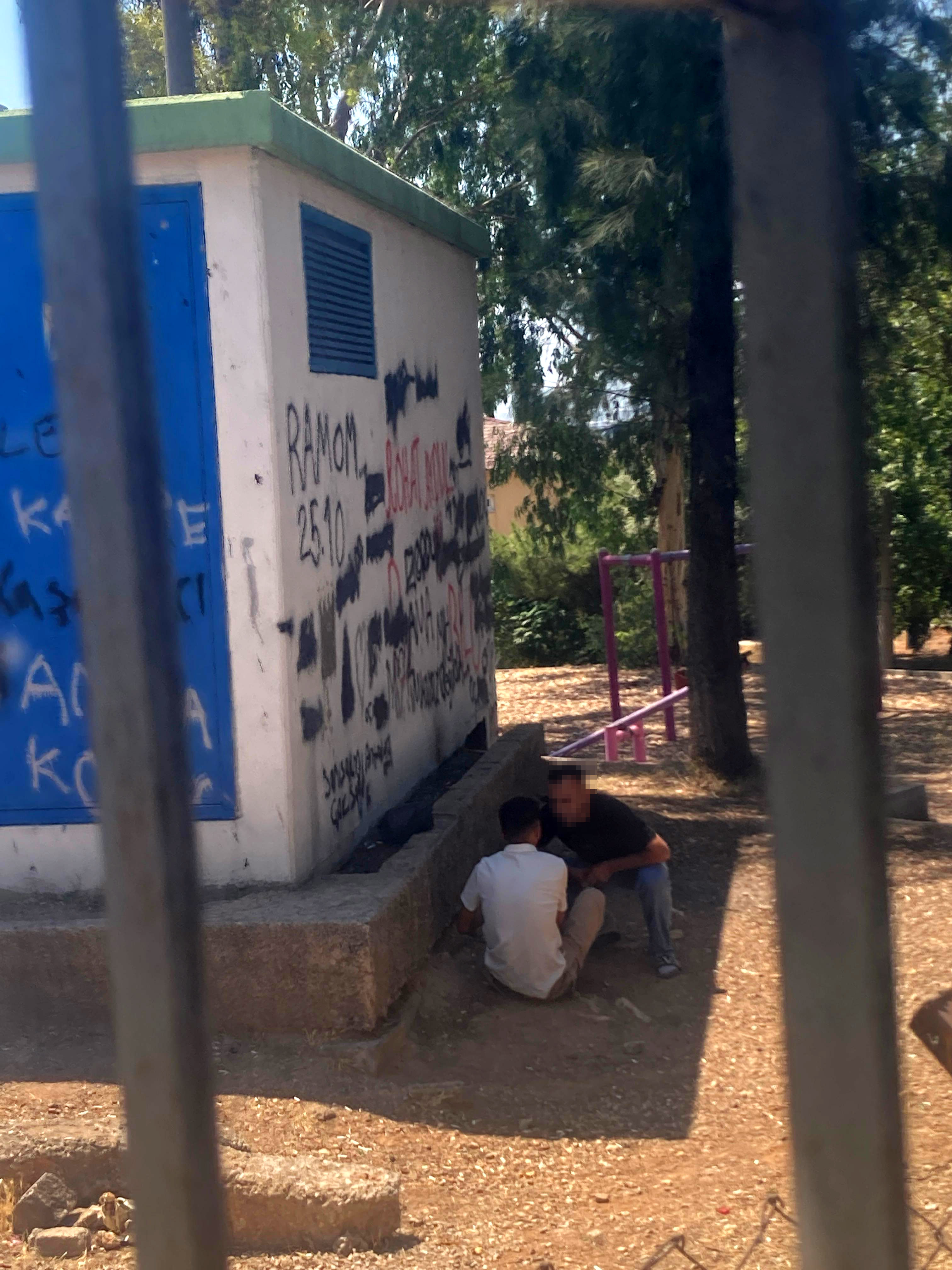 cocuk-parkinda-5-bin-lira-alacagi-oldugu-805034-238350.jpg