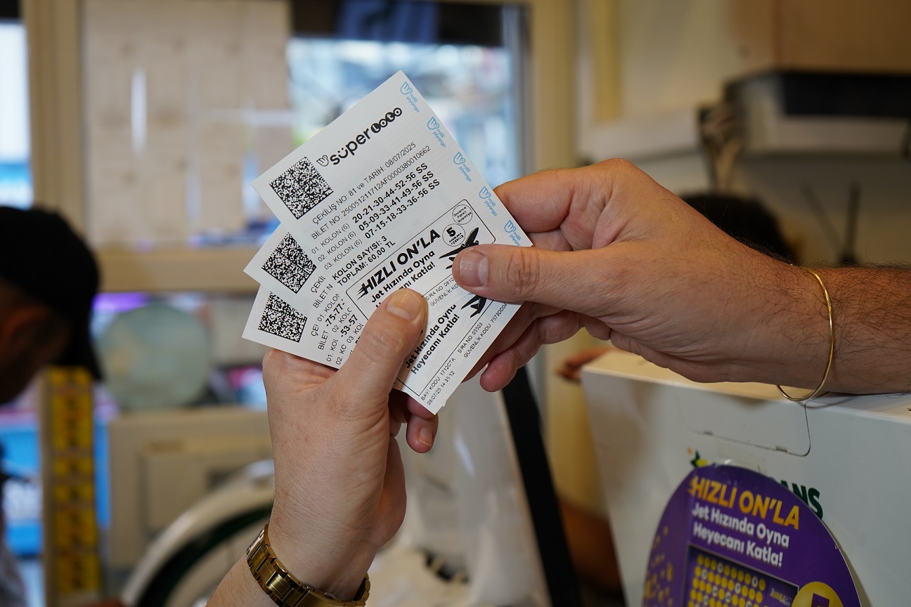 antalyada-super-loto-talihlisi-67-milyo-807135-239026.jpg