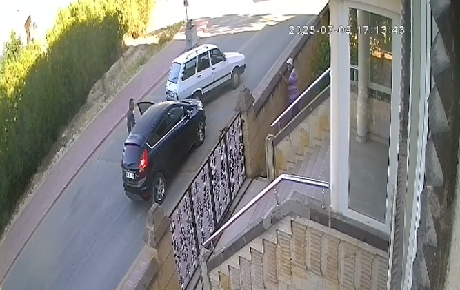 kirsehir-araciyla-onunu-kestigi-otomobi-808455-239411.jpg