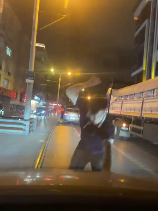 istanbul-gungorende-yol-verme-kavgasi-812002-240451.jpg