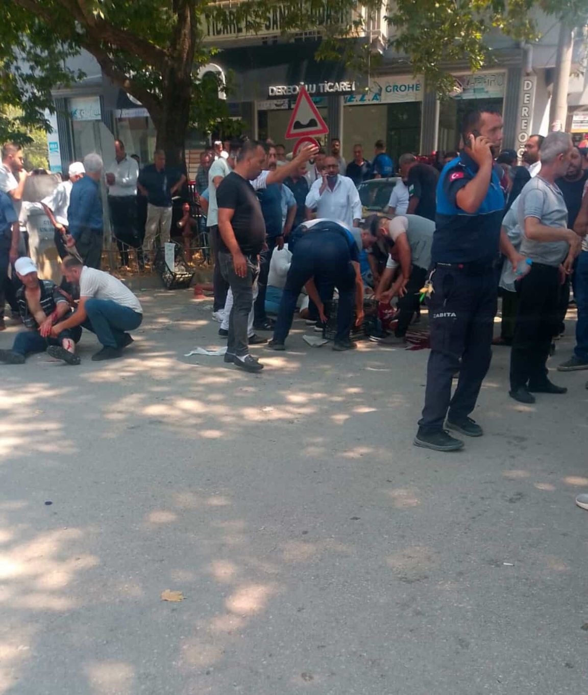 cuma-namazi-cikisi-silahli-saldiri-4-ya-821920-243490.jpg