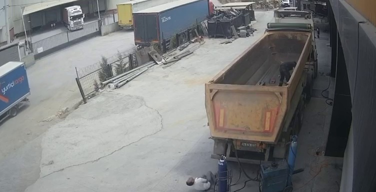 kocaeli-damper-kapaginin-basina-carpti-824362-244246.jpg
