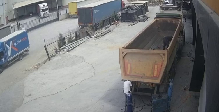 kocaeli-damper-kapaginin-basina-carpti-824364-244246.jpg