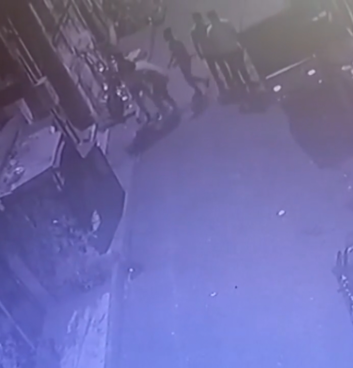 istanbul-beyoglunda-seyyar-satici-yer-830518-246129.jpg